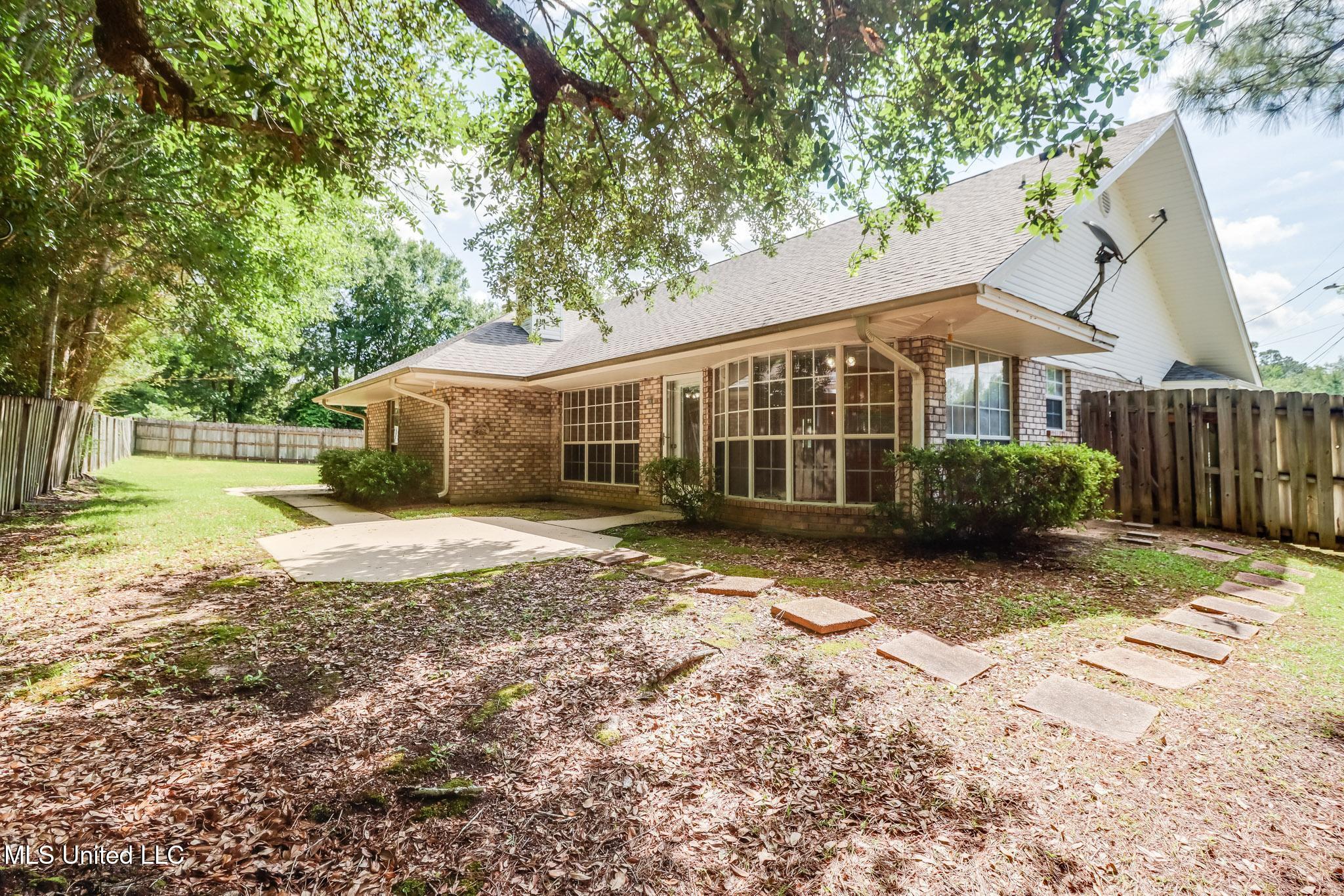 696 Aukai Place, Diamondhead, Mississippi image 4