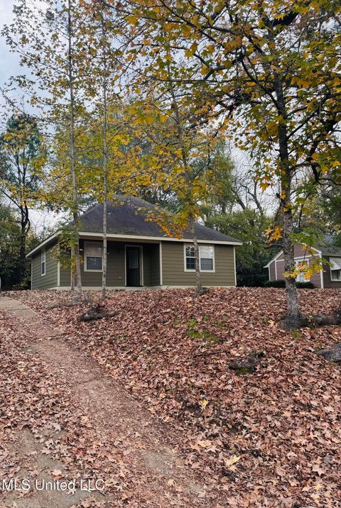 Homes For Sale - 105 Melrose Avenue<br/> Natchez, MS 39120