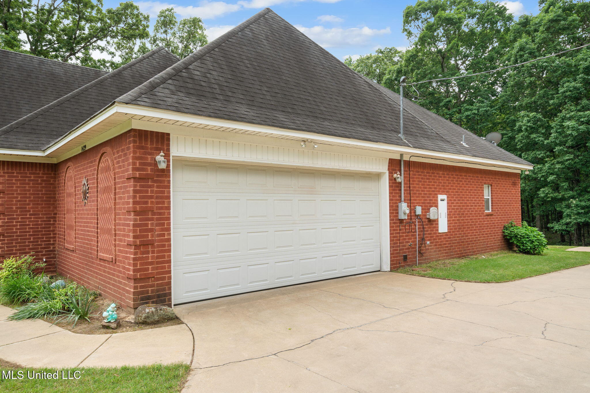 1429 Laughter Road, Hernando, Mississippi image 8