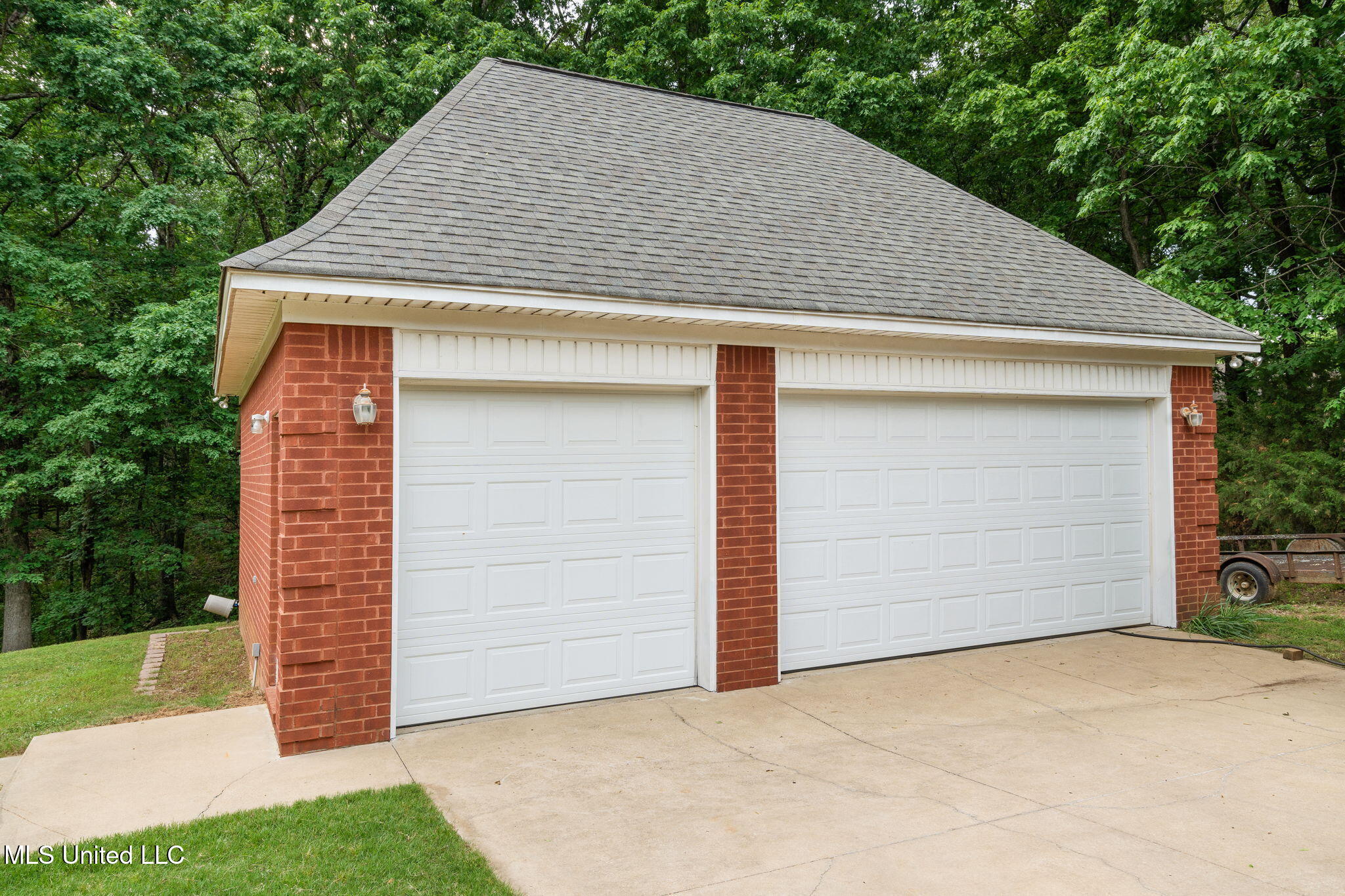 1429 Laughter Road, Hernando, Mississippi image 9