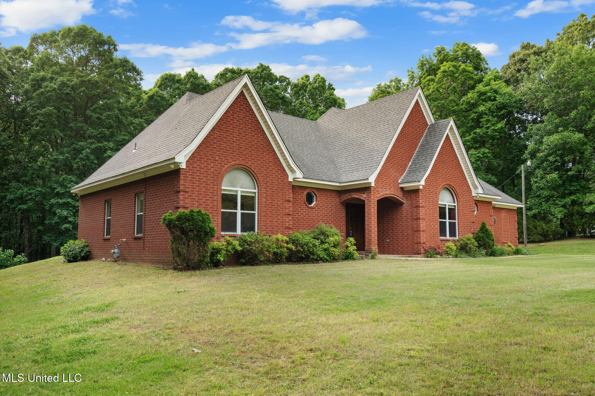 1429 Laughter Road, Hernando, Mississippi image 4