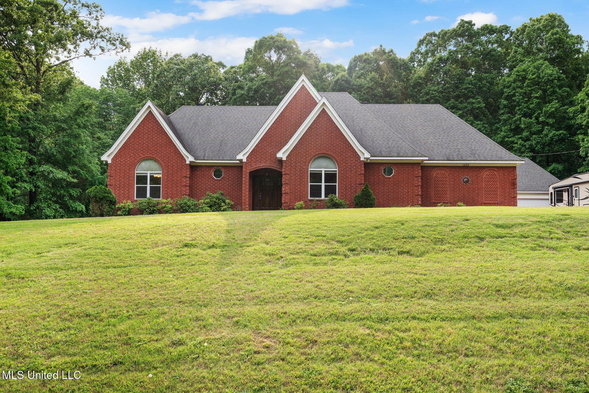 1429 Laughter Road, Hernando, Mississippi image 7