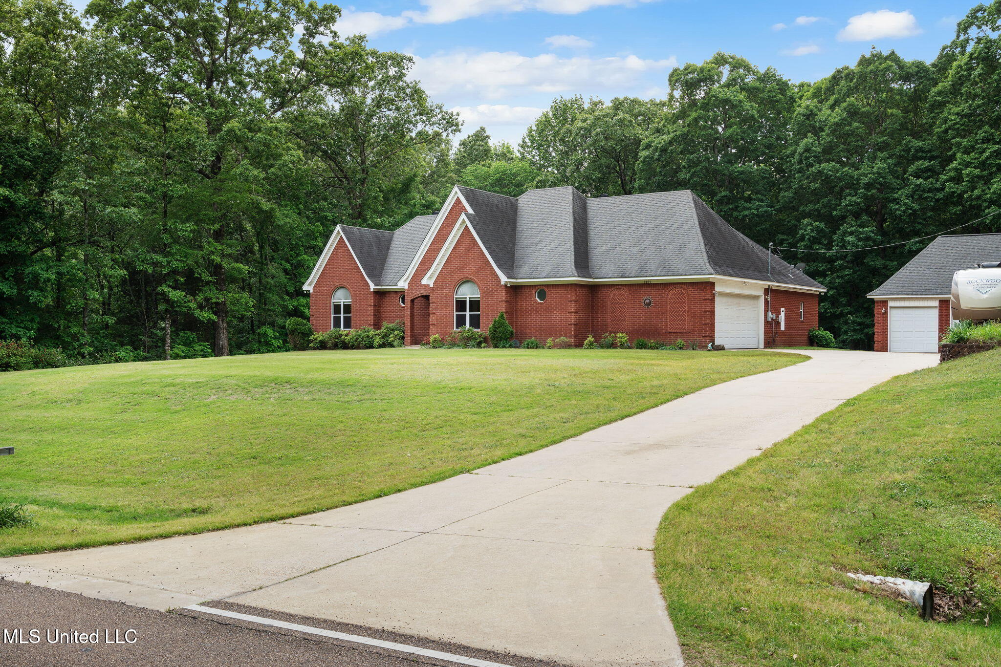 1429 Laughter Road, Hernando, Mississippi image 6