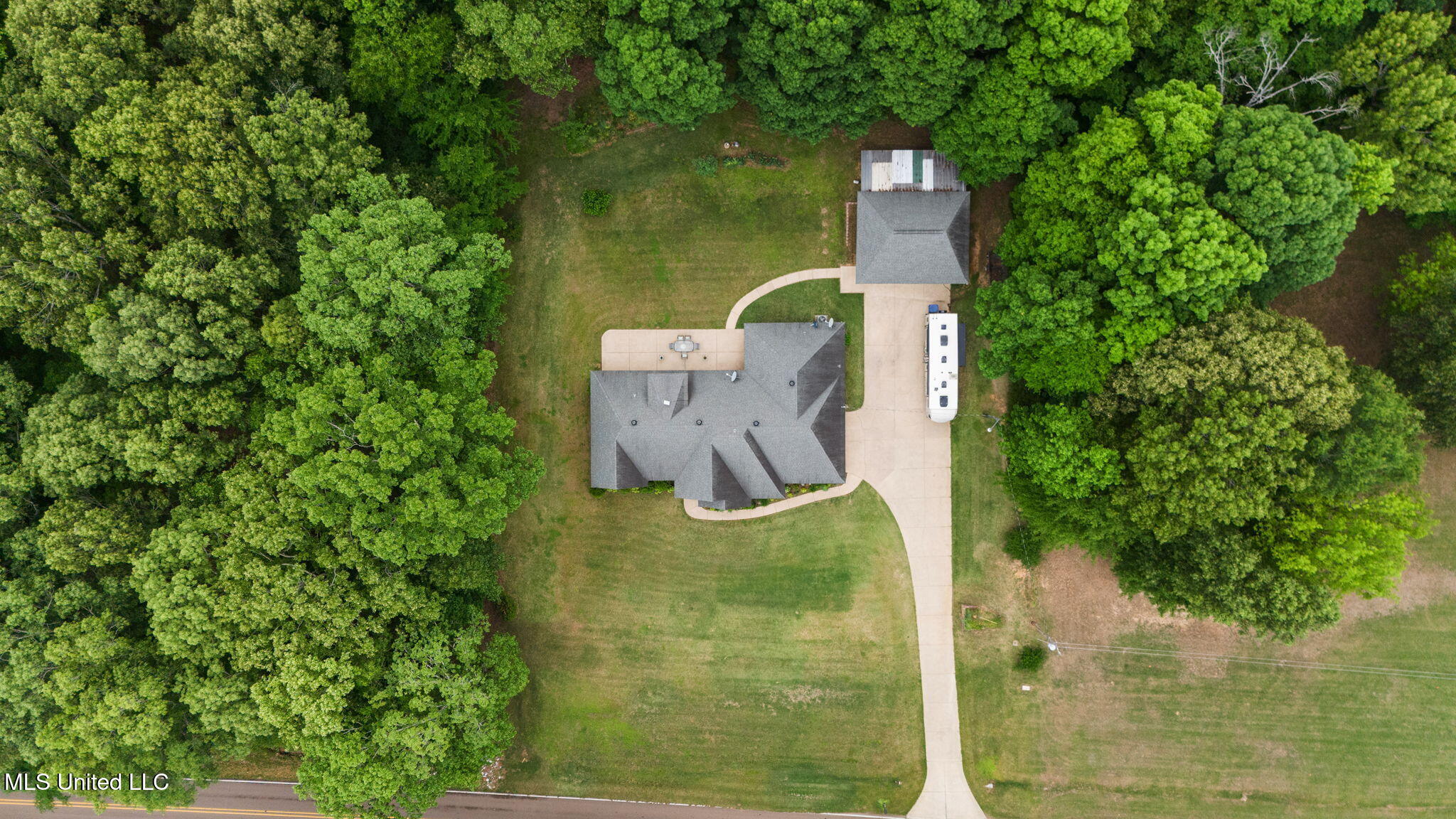 1429 Laughter Road, Hernando, Mississippi image 45