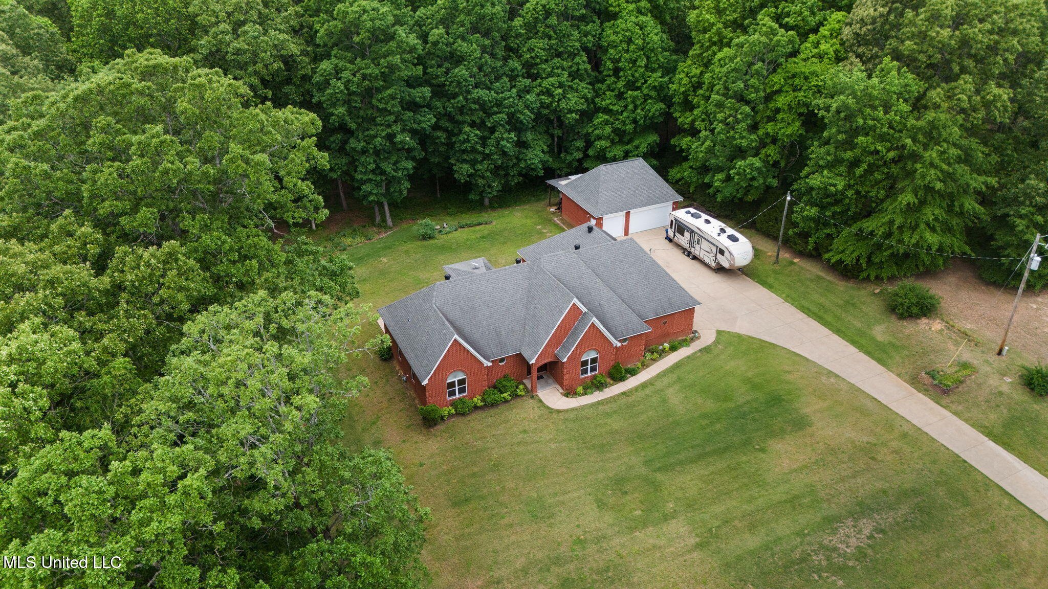 1429 Laughter Road, Hernando, Mississippi image 44