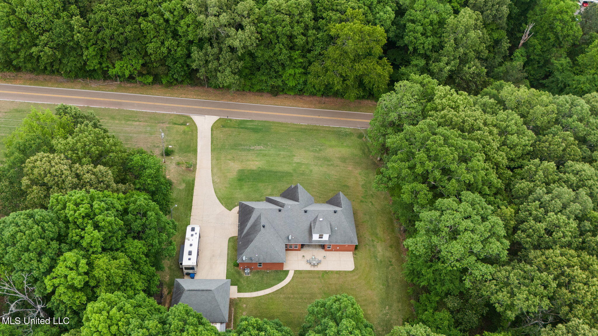 1429 Laughter Road, Hernando, Mississippi image 47