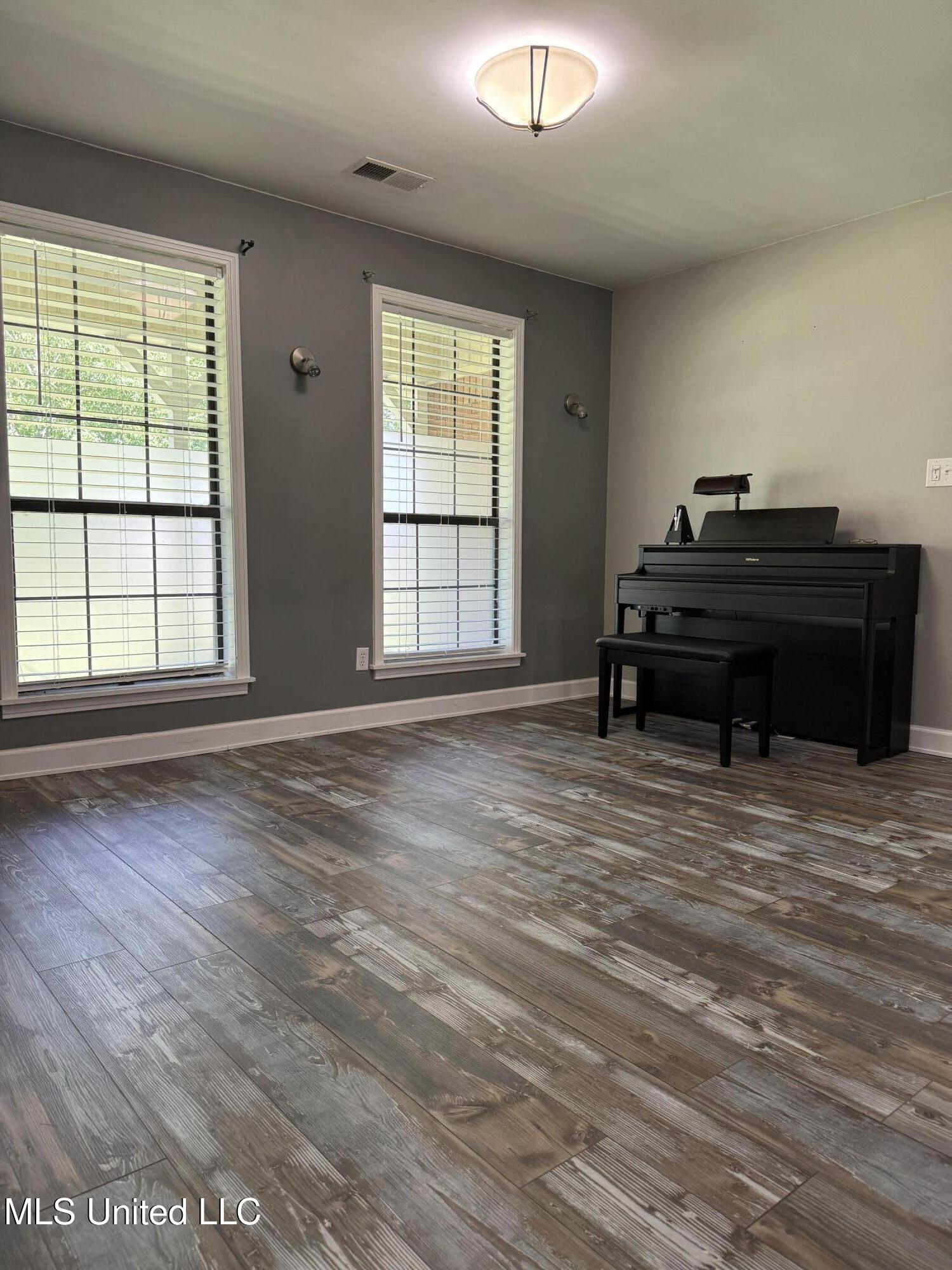 5205 Marthavale Cove, Southaven, Mississippi image 3