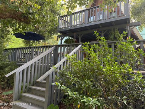 Homes For Sale - 9141 Heather Lane<br/> Moss Point, MS 39562