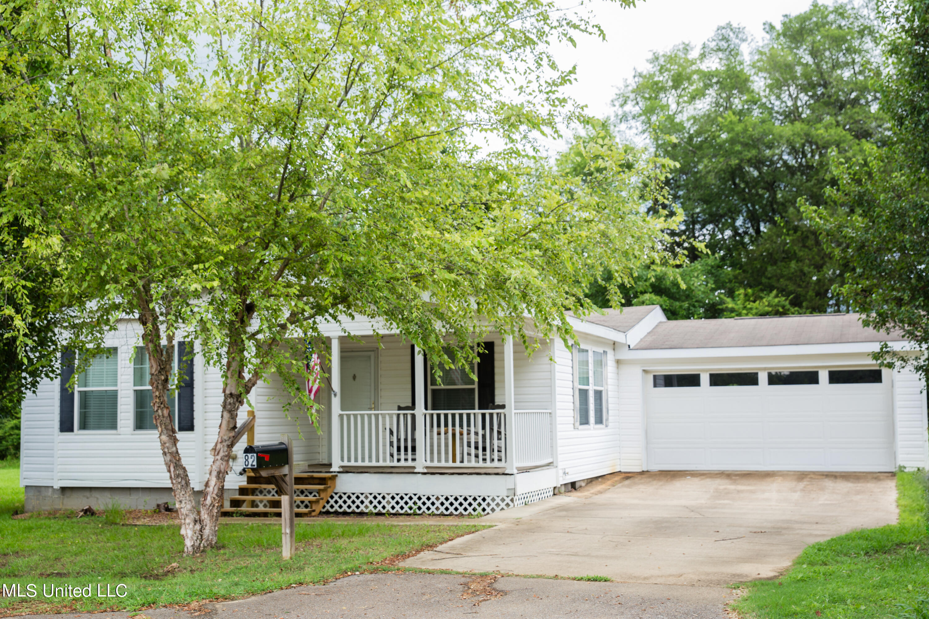 82 Crest Oak Drive, Starkville, Mississippi image 2