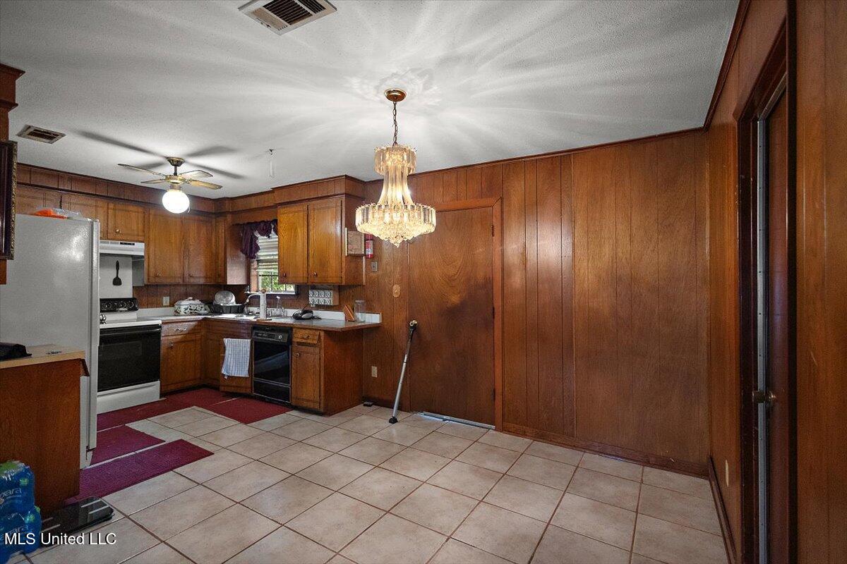 2530 Crestleigh Manor, Jackson, Mississippi image 4