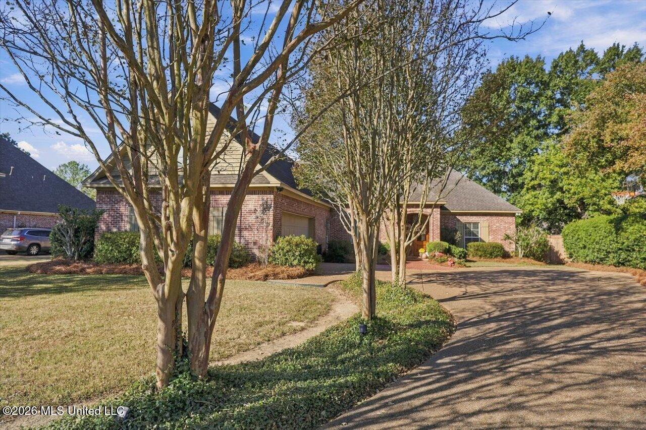 324 Highleadon Court