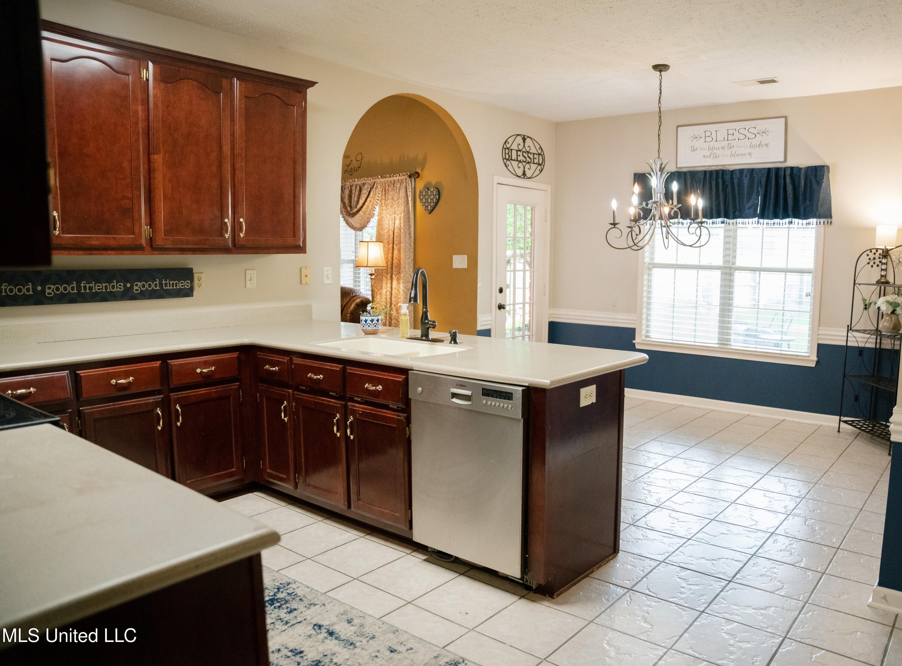 9387 Joe Lyon Boulevard, Olive Branch, Mississippi image 8