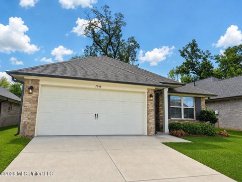 Homes For Sale - 7949 Gardendale Drive<br/> Olive Branch, MS 38654