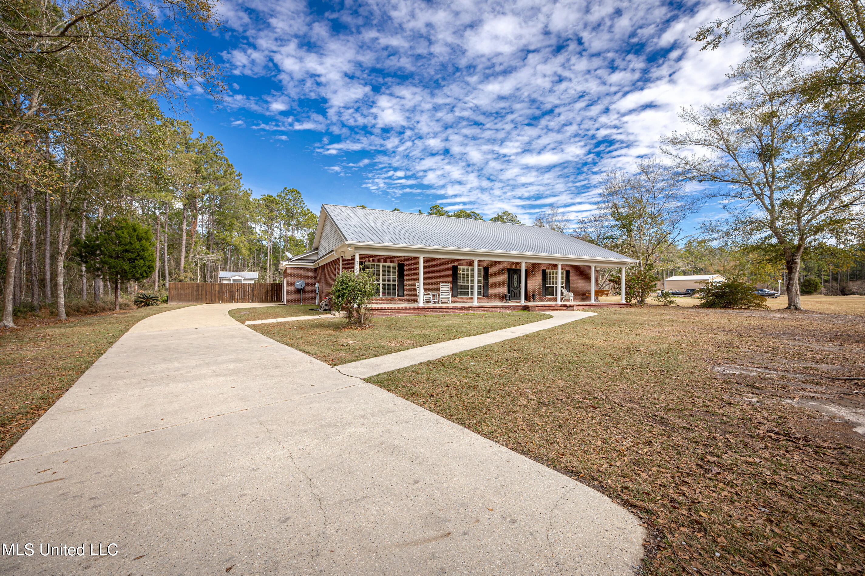 2400 Old Shell Landing Road, Ocean Springs, Mississippi image 1