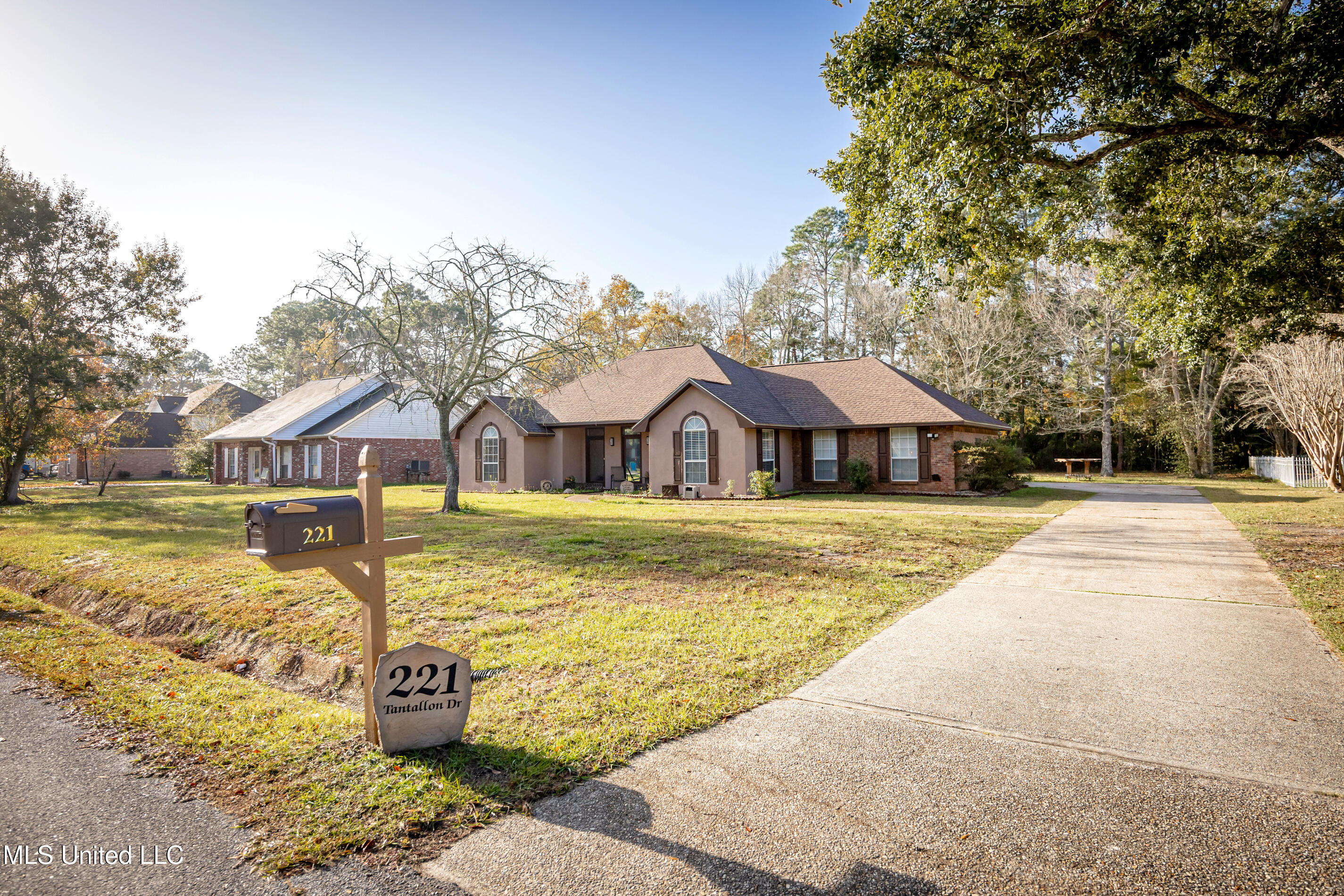 221 Tantallon Drive, Ocean Springs, Mississippi image 3