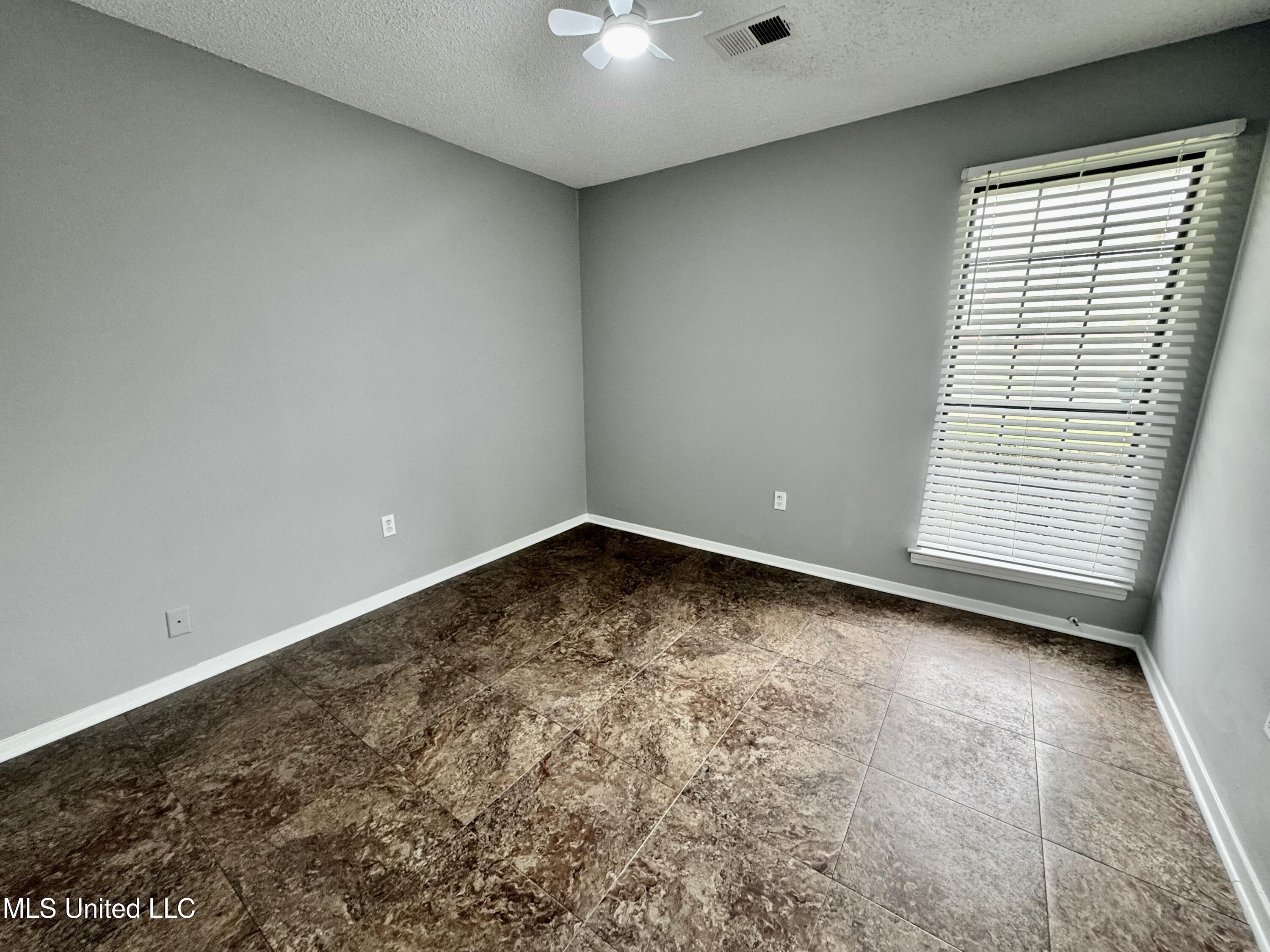 10519 French Fort Drive, Olive Branch, Mississippi image 7