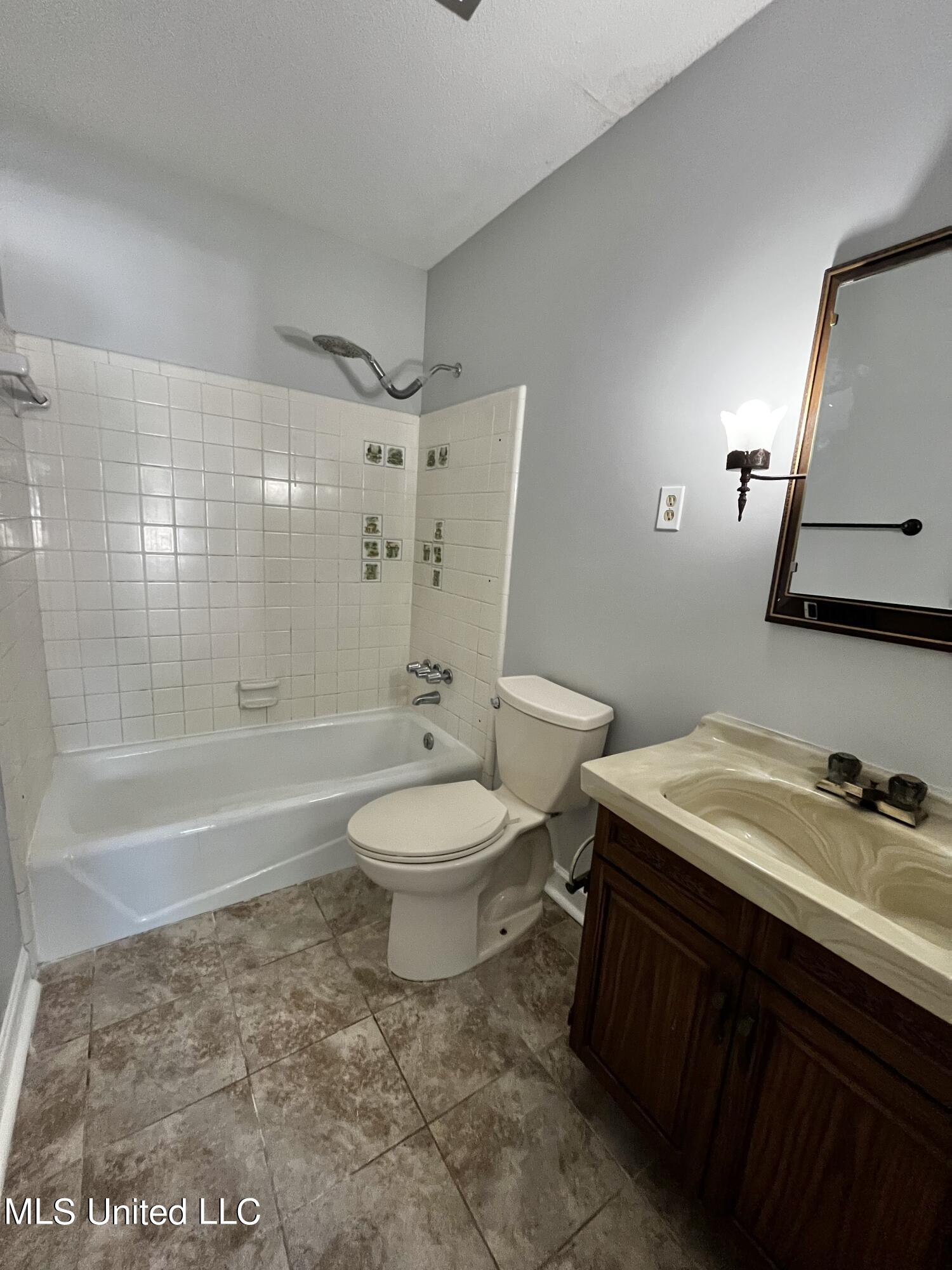 8301 Concord Cove, Southaven, Mississippi image 9