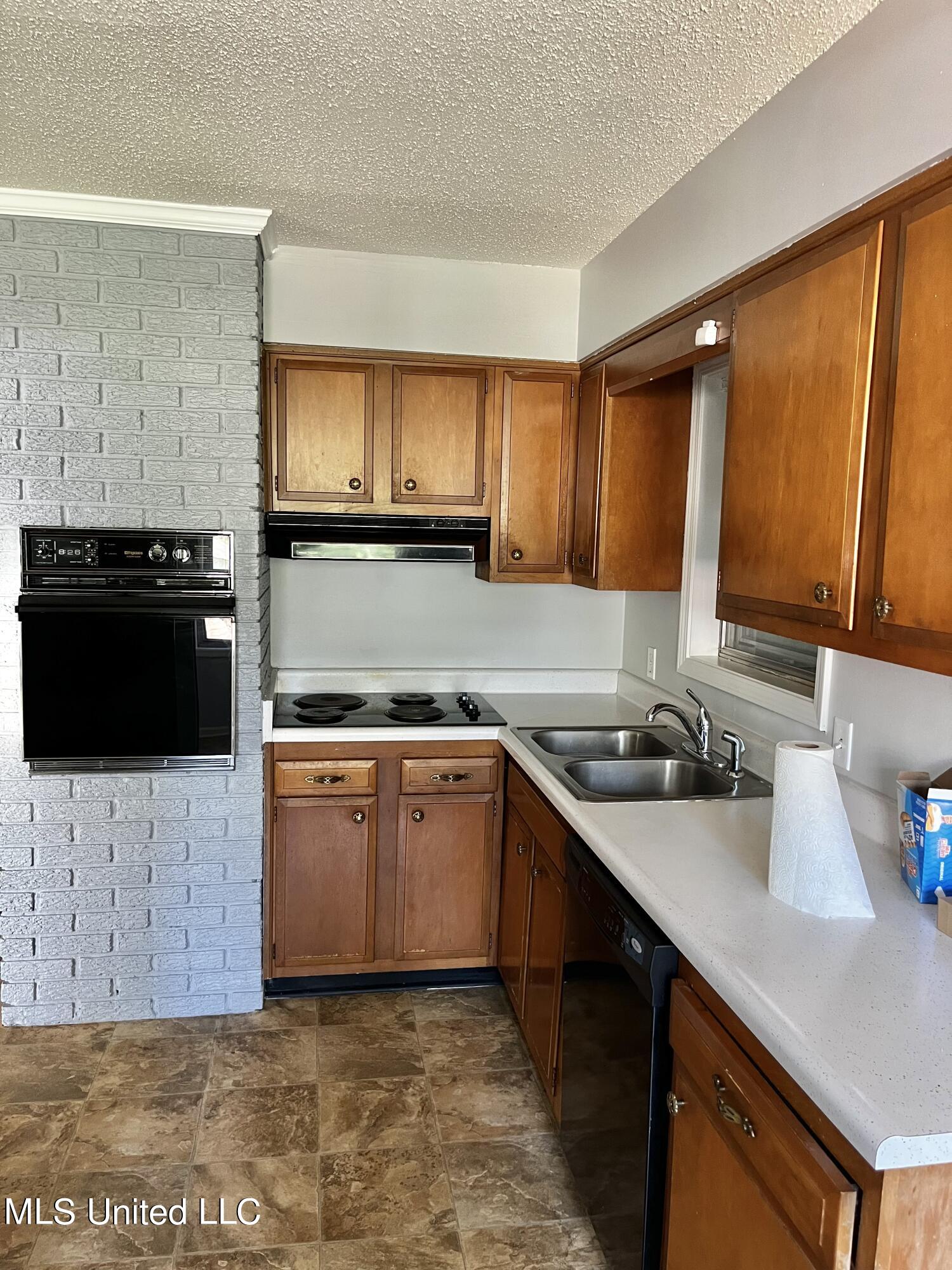 8301 Concord Cove, Southaven, Mississippi image 3