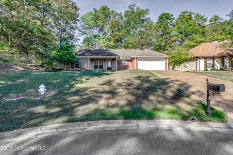 Homes For Sale - 606 Briars Bend<br/> Brandon, MS 39042