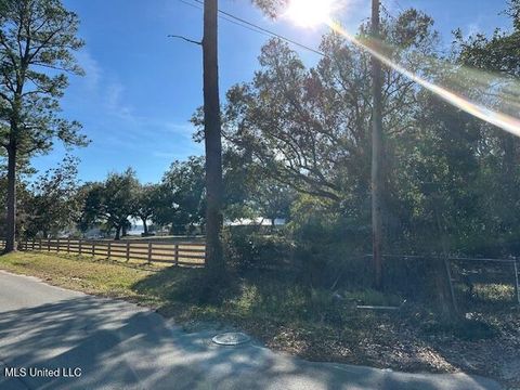 Vacant Land For Sale - 735 Highland Drive<br/> Biloxi, MS 39532