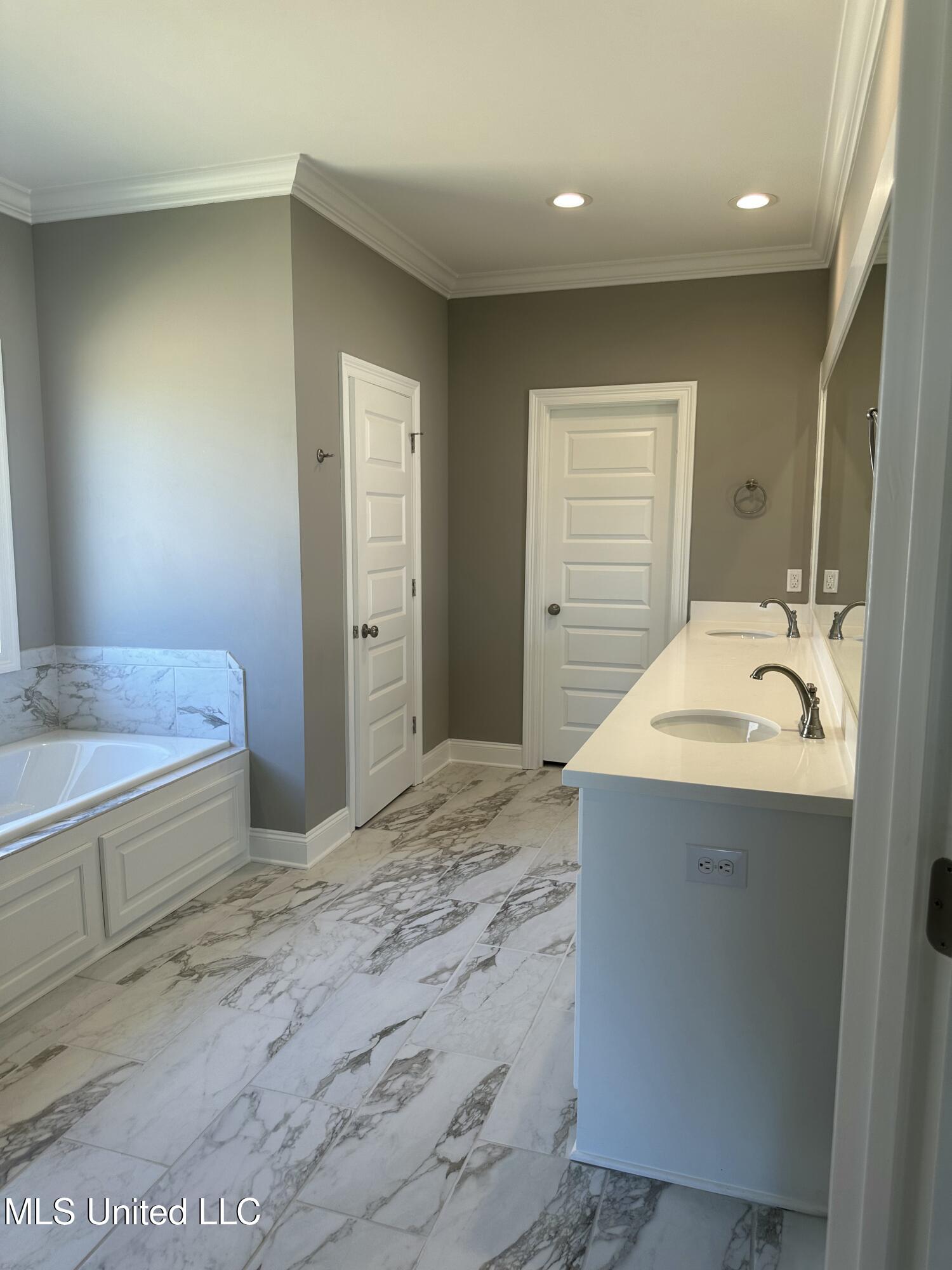 485 Aurora Circle, Canton, Mississippi image 18