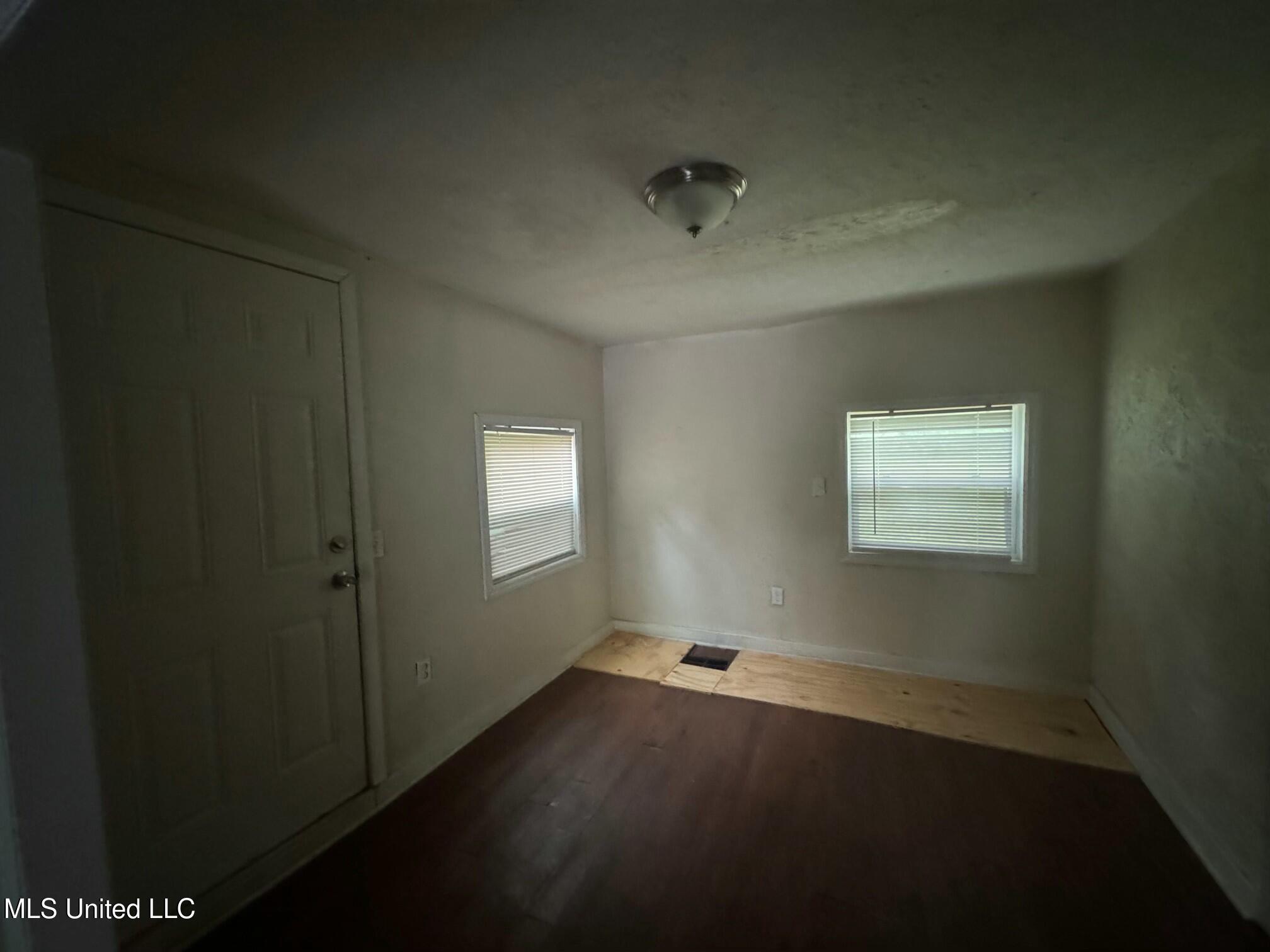3010 Woodside Drive, Jackson, Mississippi image 6