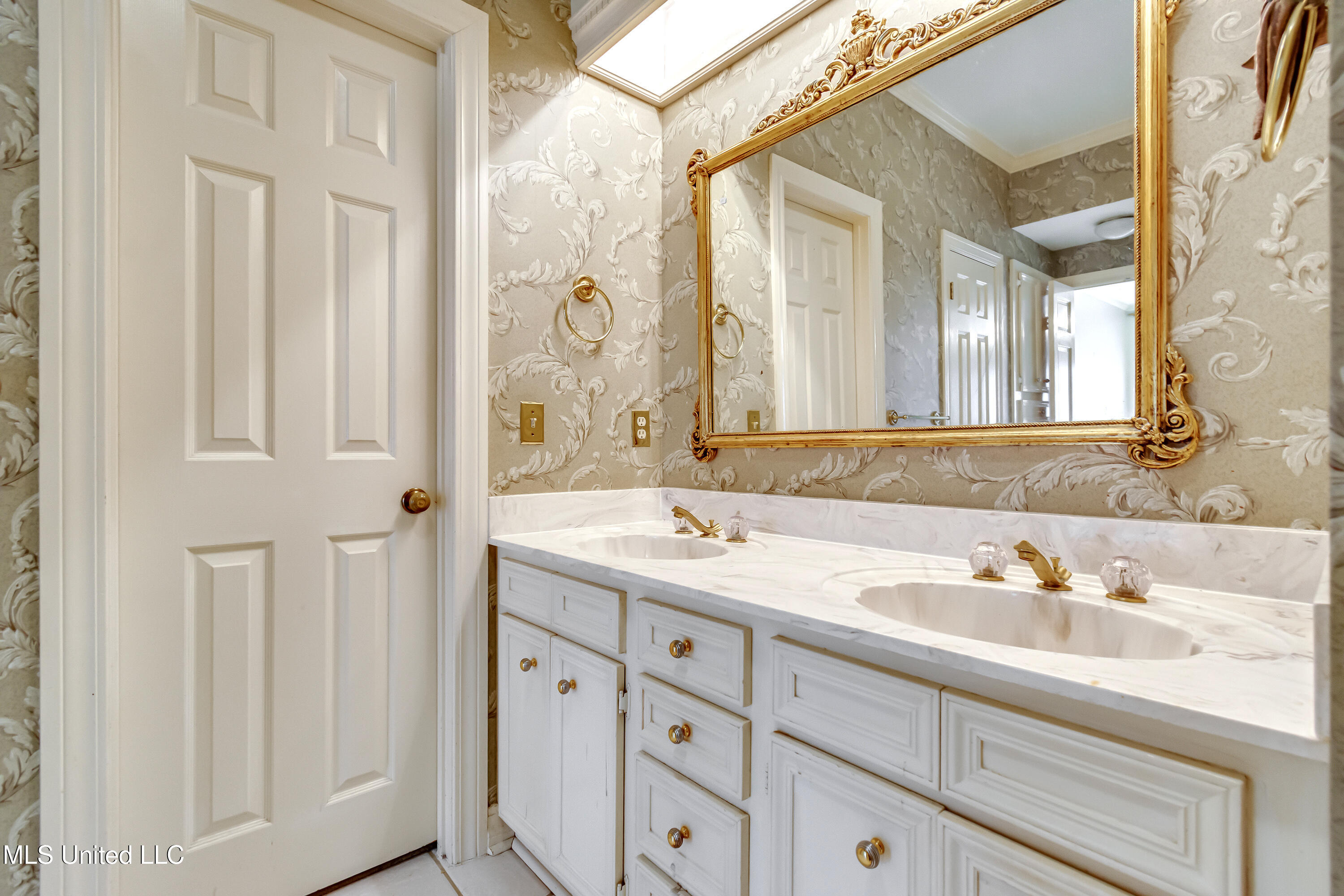 Jackson, Mississippi 39211, United States, 4 Bedrooms Bedrooms, ,3 BathroomsBathrooms,Residential,Active,224769