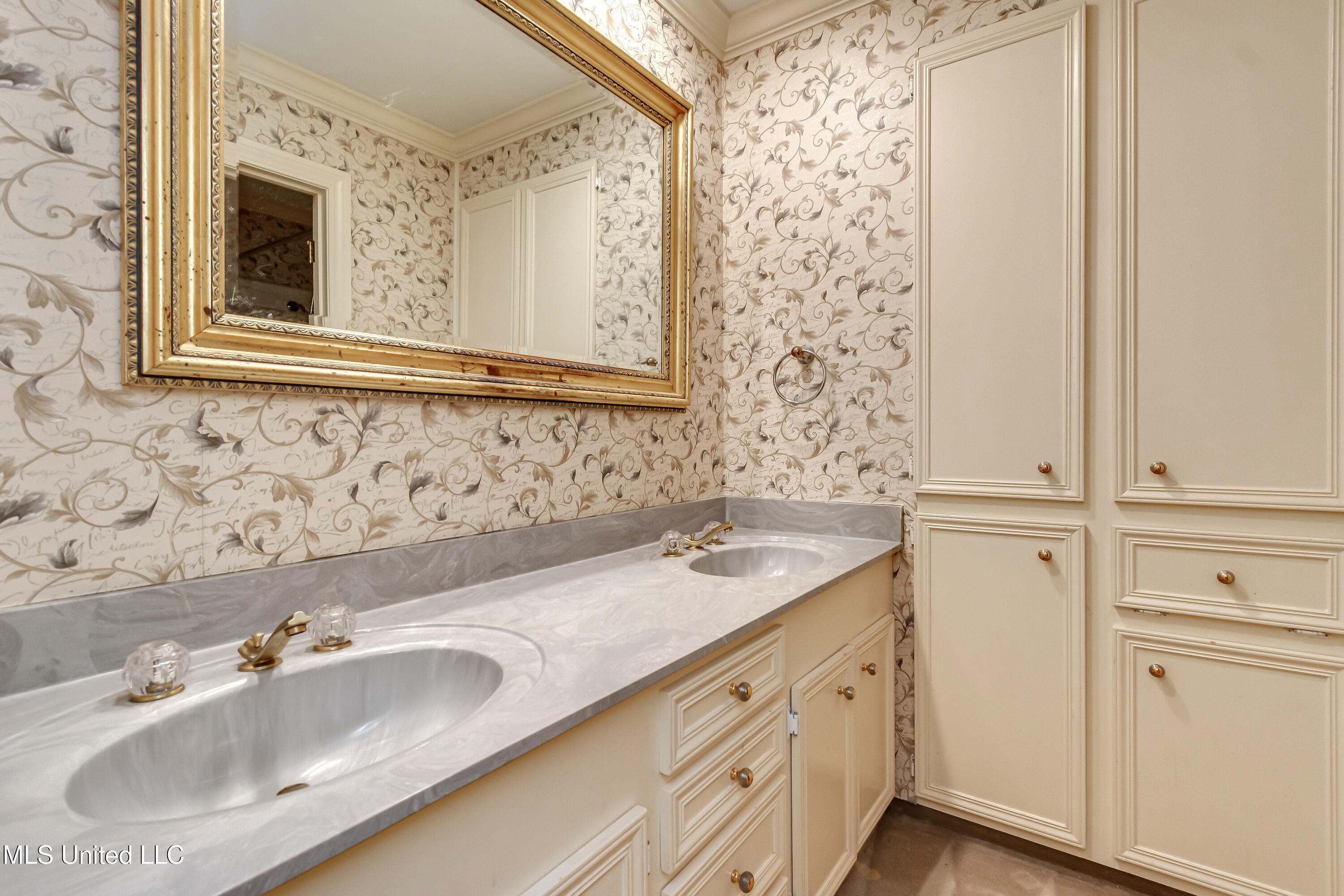 Jackson, Mississippi 39211, United States, 4 Bedrooms Bedrooms, ,3 BathroomsBathrooms,Residential,Active,224769