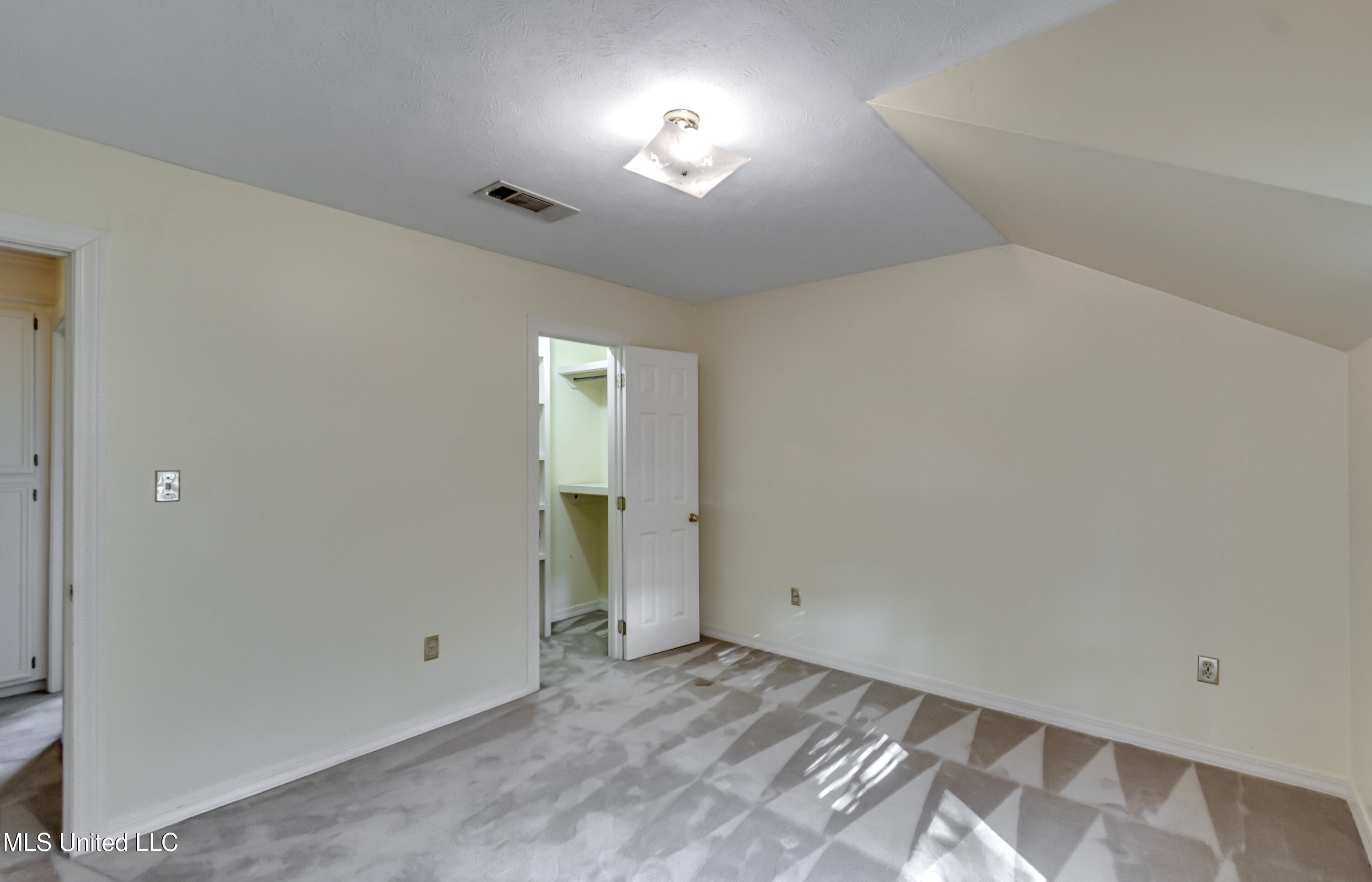 Jackson, Mississippi 39211, United States, 4 Bedrooms Bedrooms, ,3 BathroomsBathrooms,Residential,Active,224769