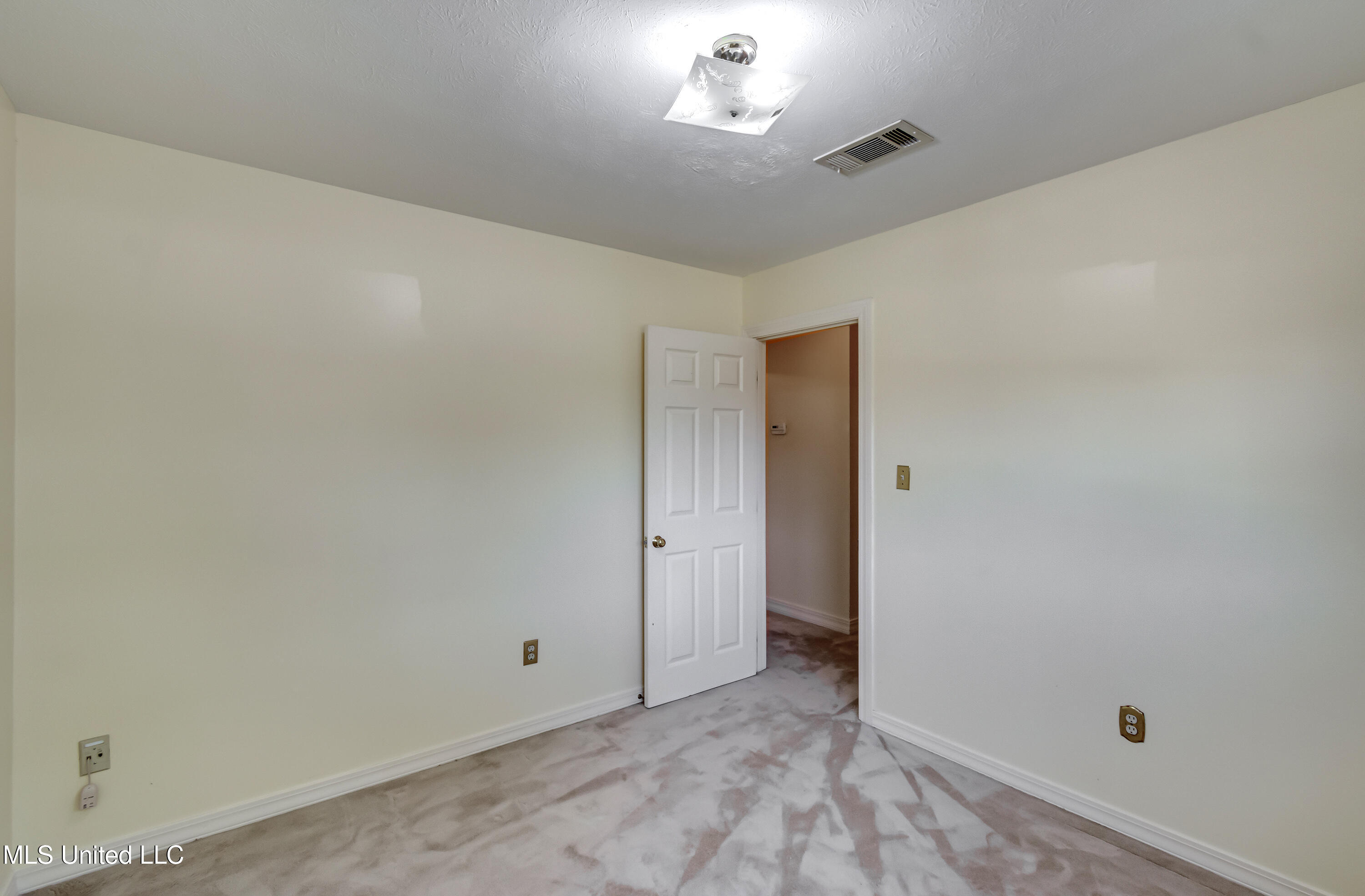 Jackson, Mississippi 39211, United States, 4 Bedrooms Bedrooms, ,3 BathroomsBathrooms,Residential,Active,224769