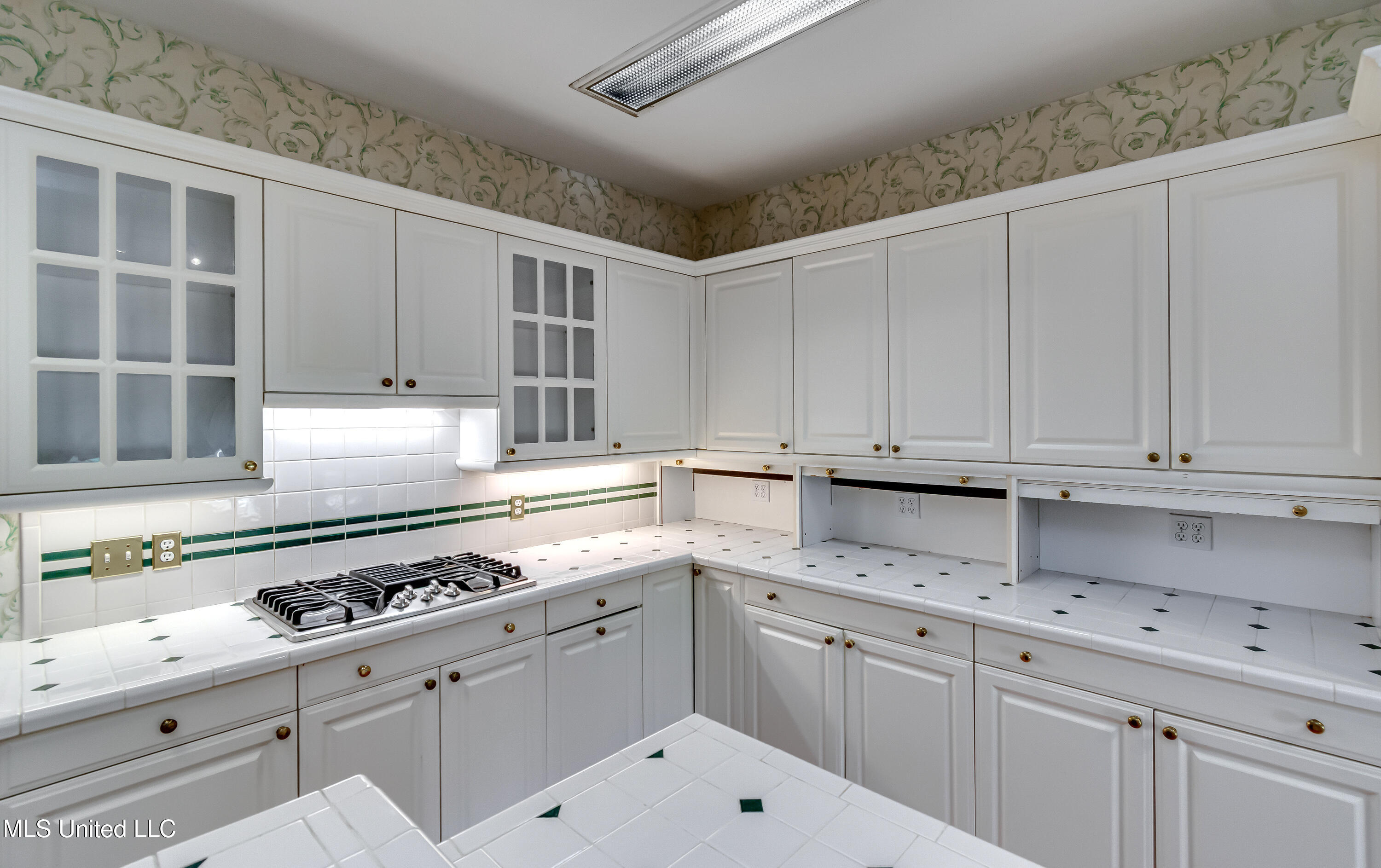 Jackson, Mississippi 39211, United States, 4 Bedrooms Bedrooms, ,3 BathroomsBathrooms,Residential,Active,224769