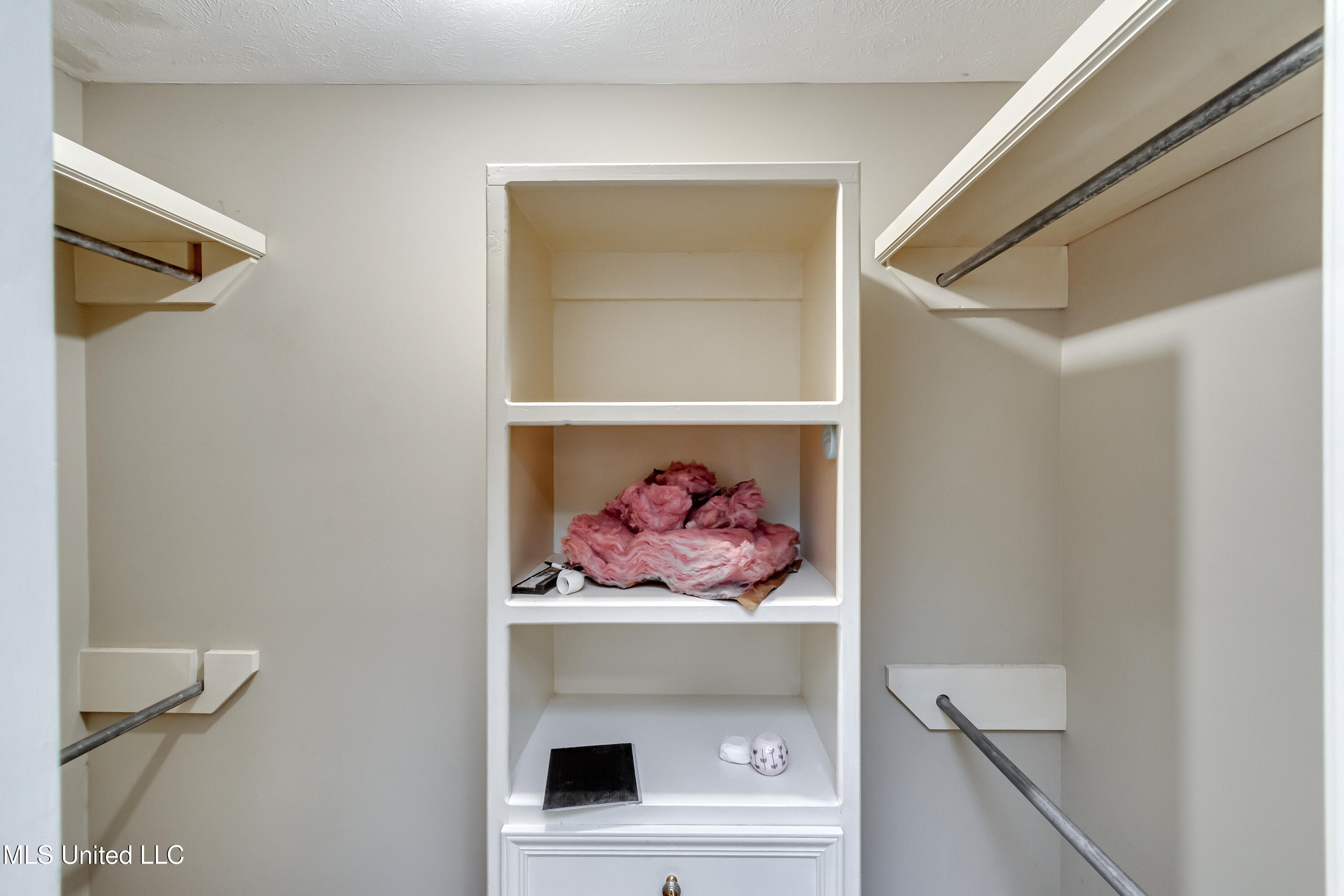 Jackson, Mississippi 39211, United States, 4 Bedrooms Bedrooms, ,3 BathroomsBathrooms,Residential,Active,224769