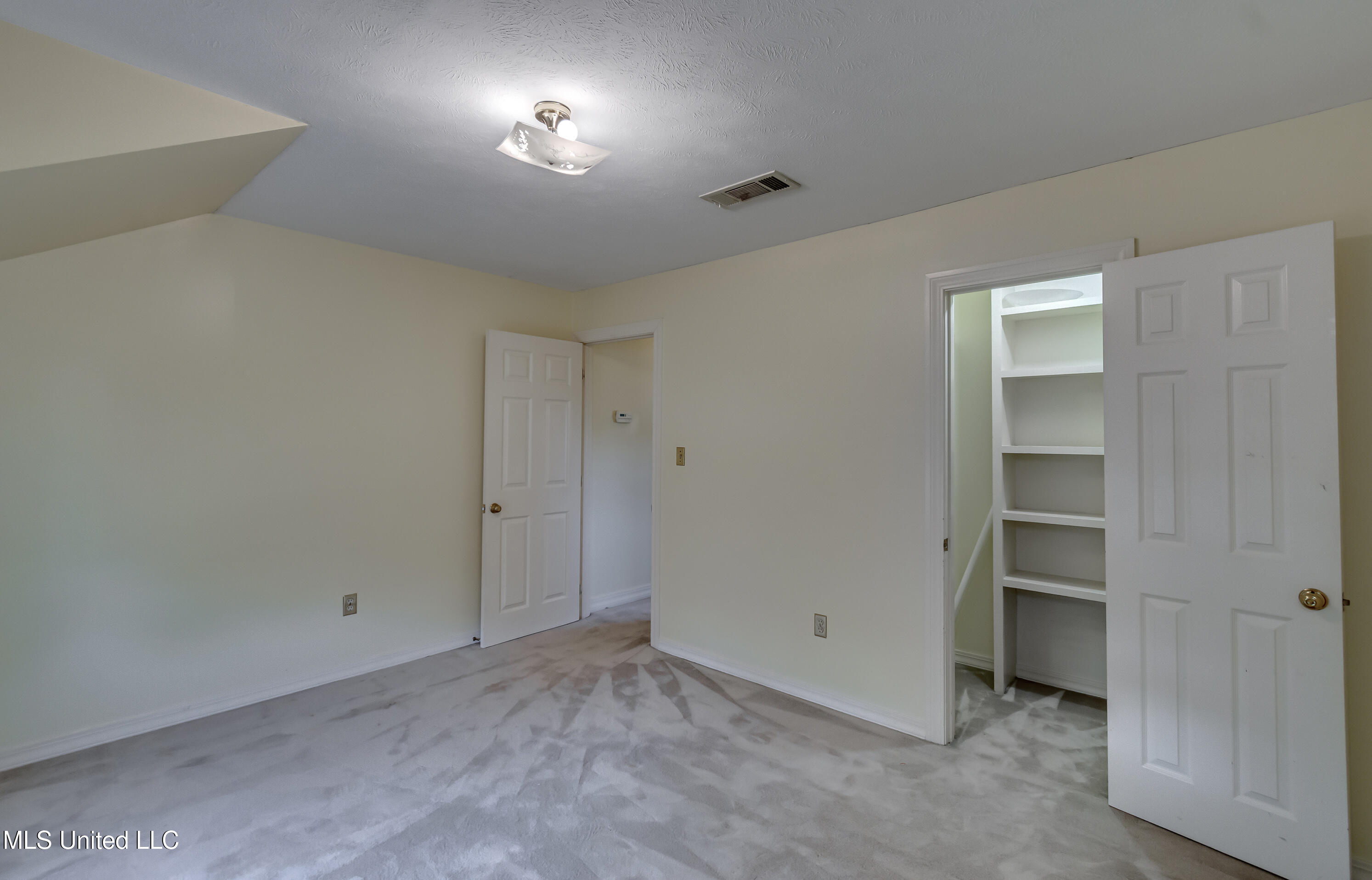 Jackson, Mississippi 39211, United States, 4 Bedrooms Bedrooms, ,3 BathroomsBathrooms,Residential,Active,224769