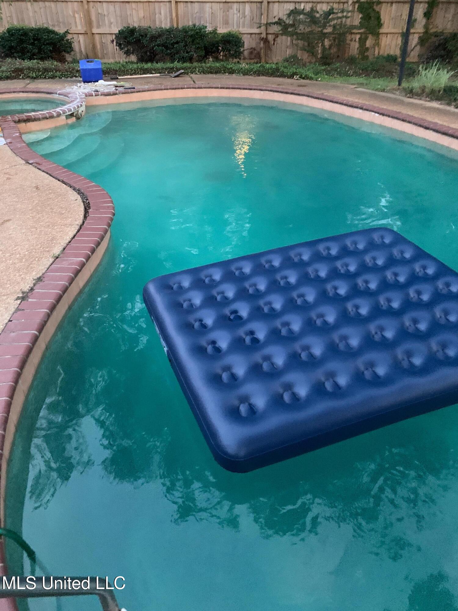 Jackson, Mississippi 39211, United States, 4 Bedrooms Bedrooms, ,3 BathroomsBathrooms,Residential,Active,224769