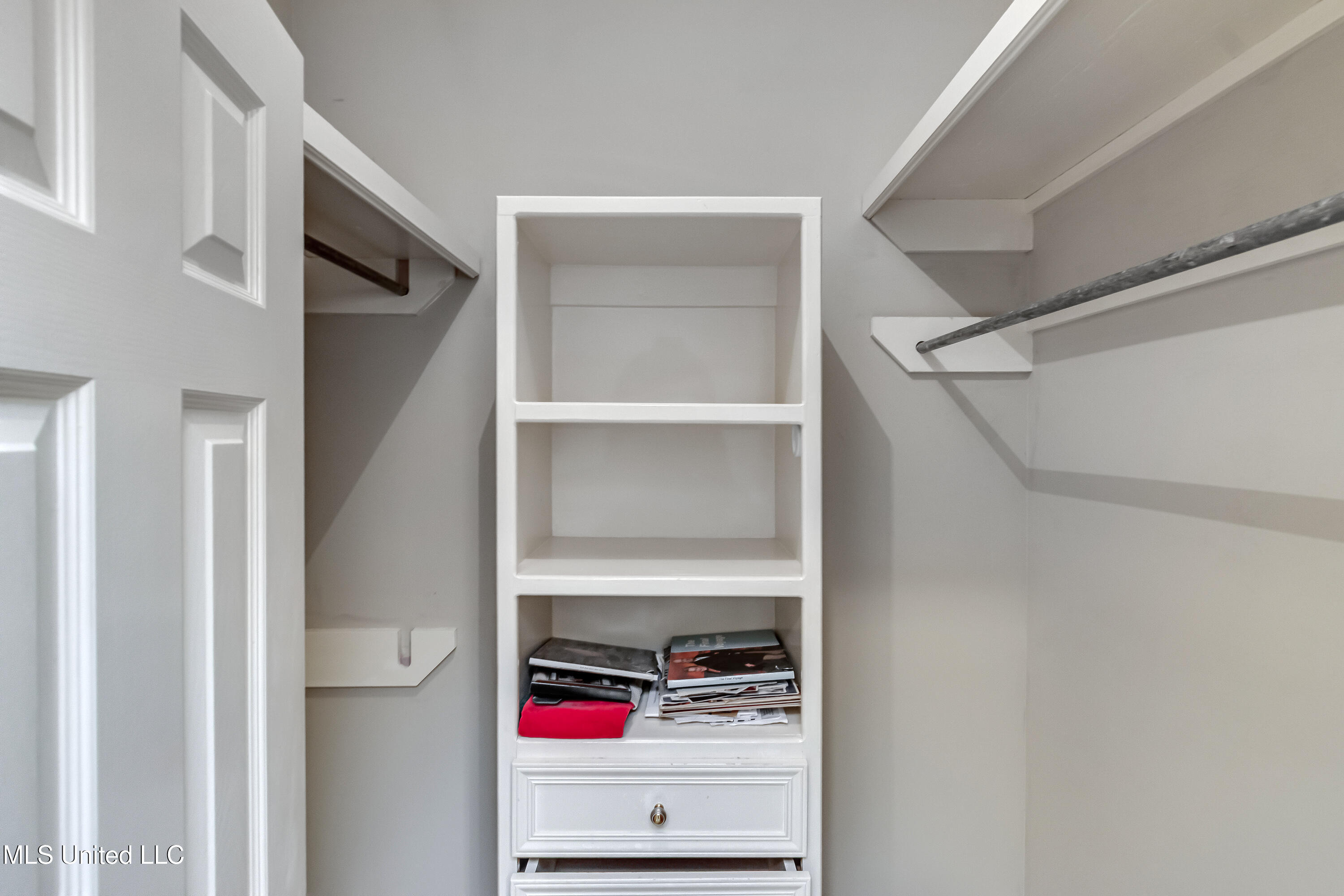 Jackson, Mississippi 39211, United States, 4 Bedrooms Bedrooms, ,3 BathroomsBathrooms,Residential,Active,224769