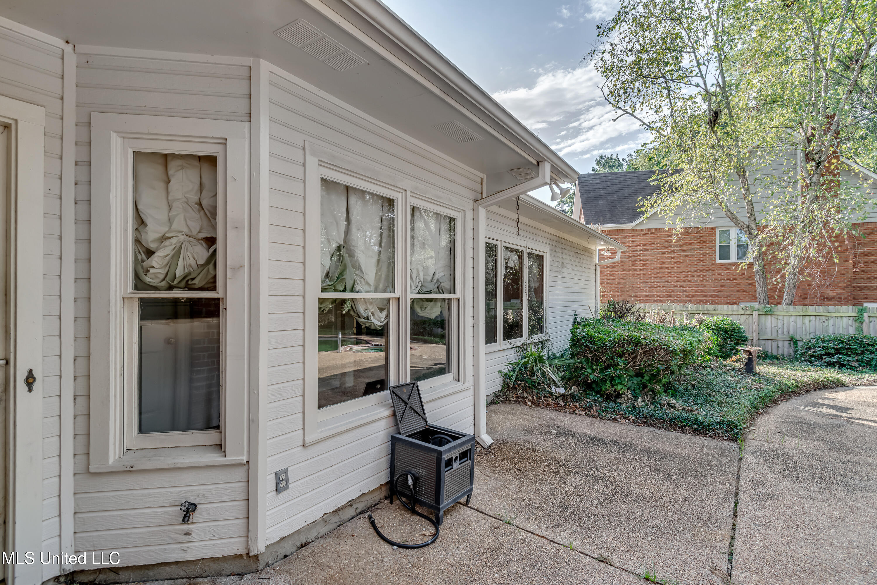 Jackson, Mississippi 39211, United States, 4 Bedrooms Bedrooms, ,3 BathroomsBathrooms,Residential,Active,224769