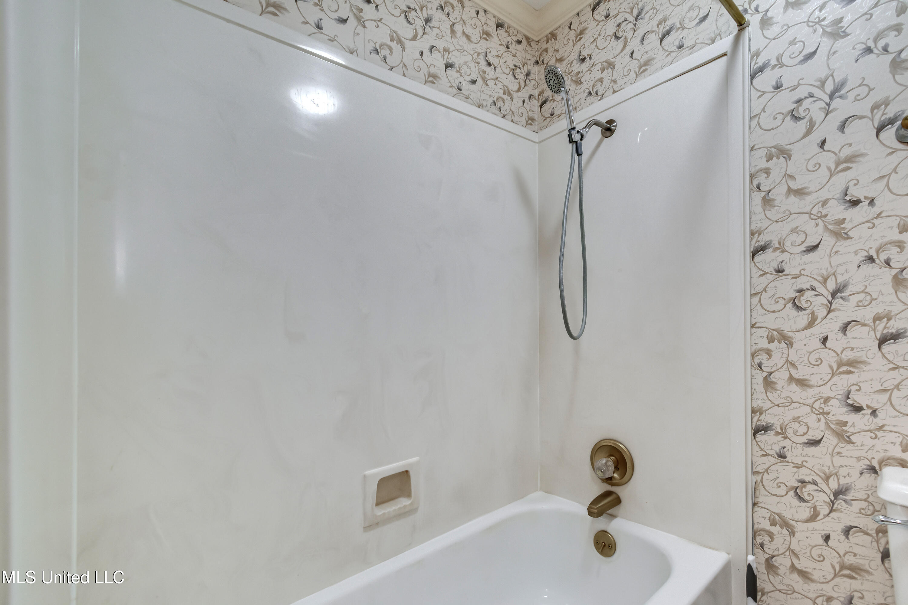 Jackson, Mississippi 39211, United States, 4 Bedrooms Bedrooms, ,3 BathroomsBathrooms,Residential,Active,224769