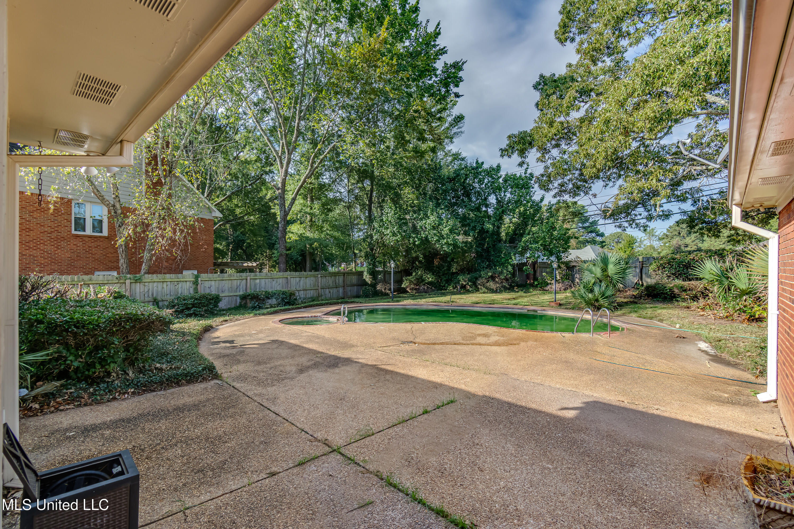 Jackson, Mississippi 39211, United States, 4 Bedrooms Bedrooms, ,3 BathroomsBathrooms,Residential,Active,224769