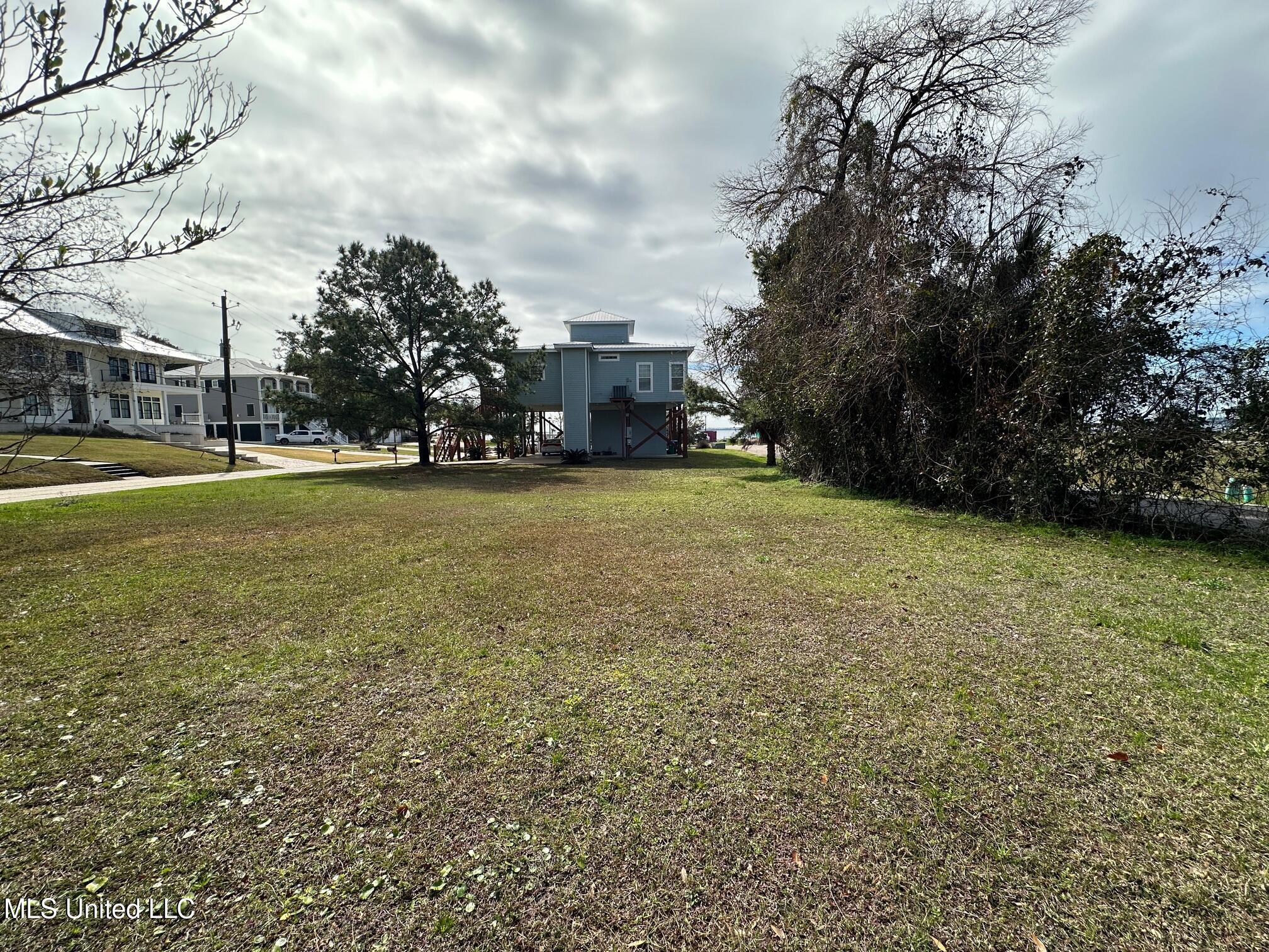 413/415 Martin Avenue, Ocean Springs, Mississippi image 4