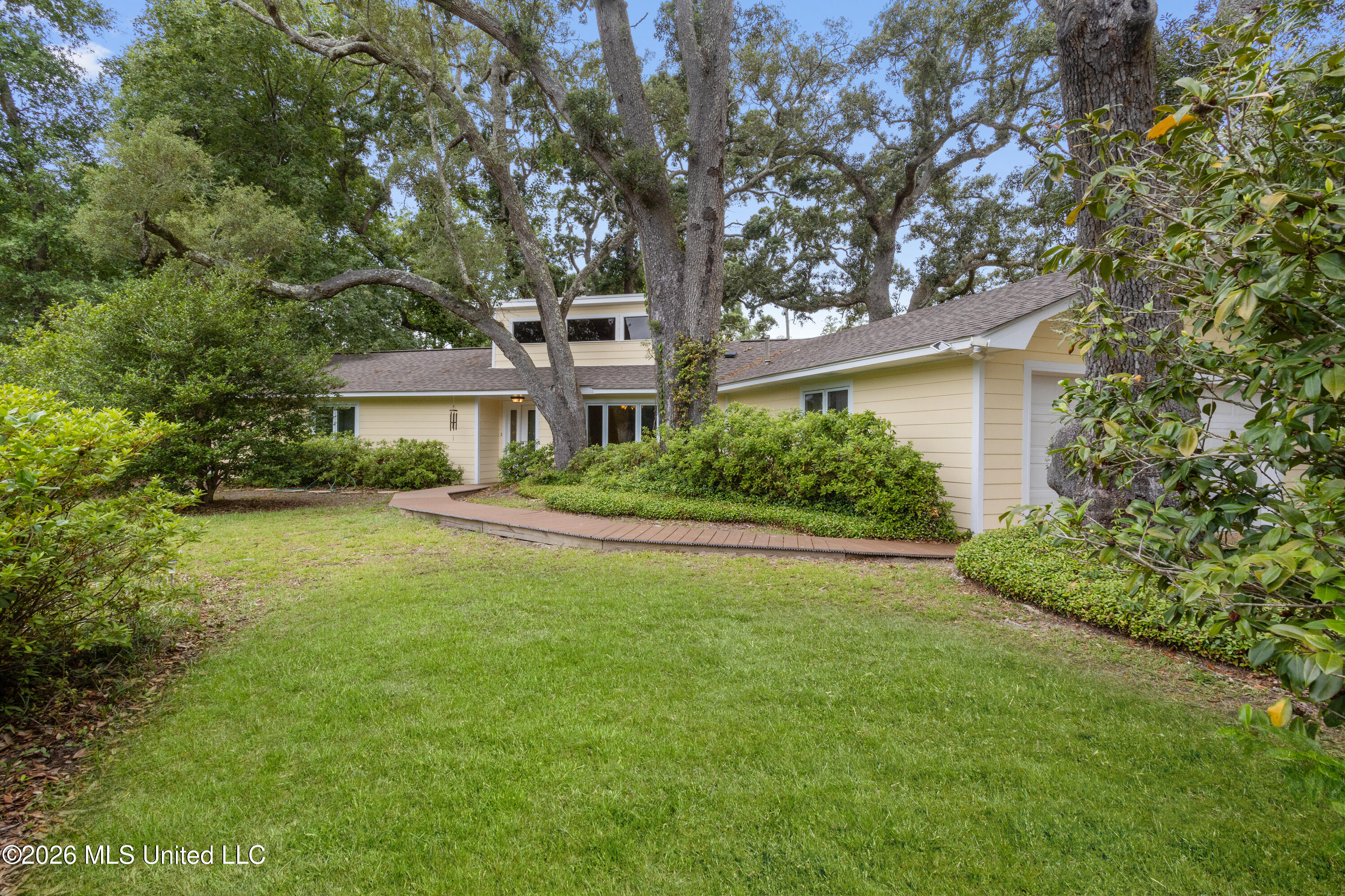 124 Shadowlawn Avenue