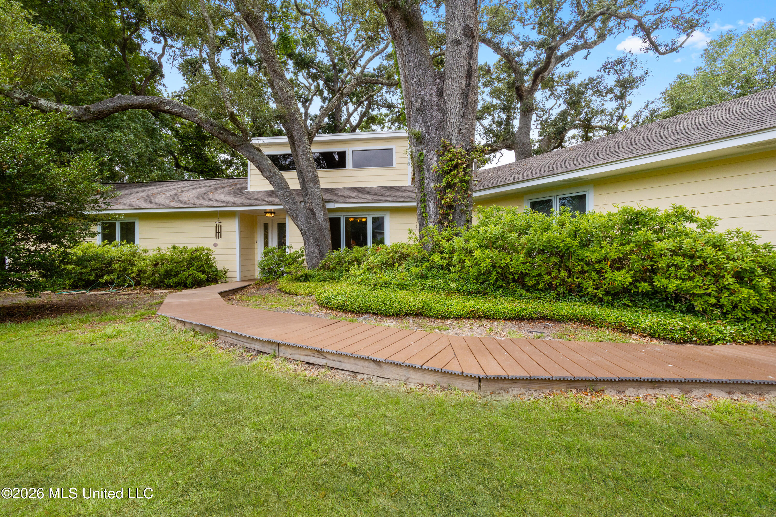 124 Shadowlawn Avenue