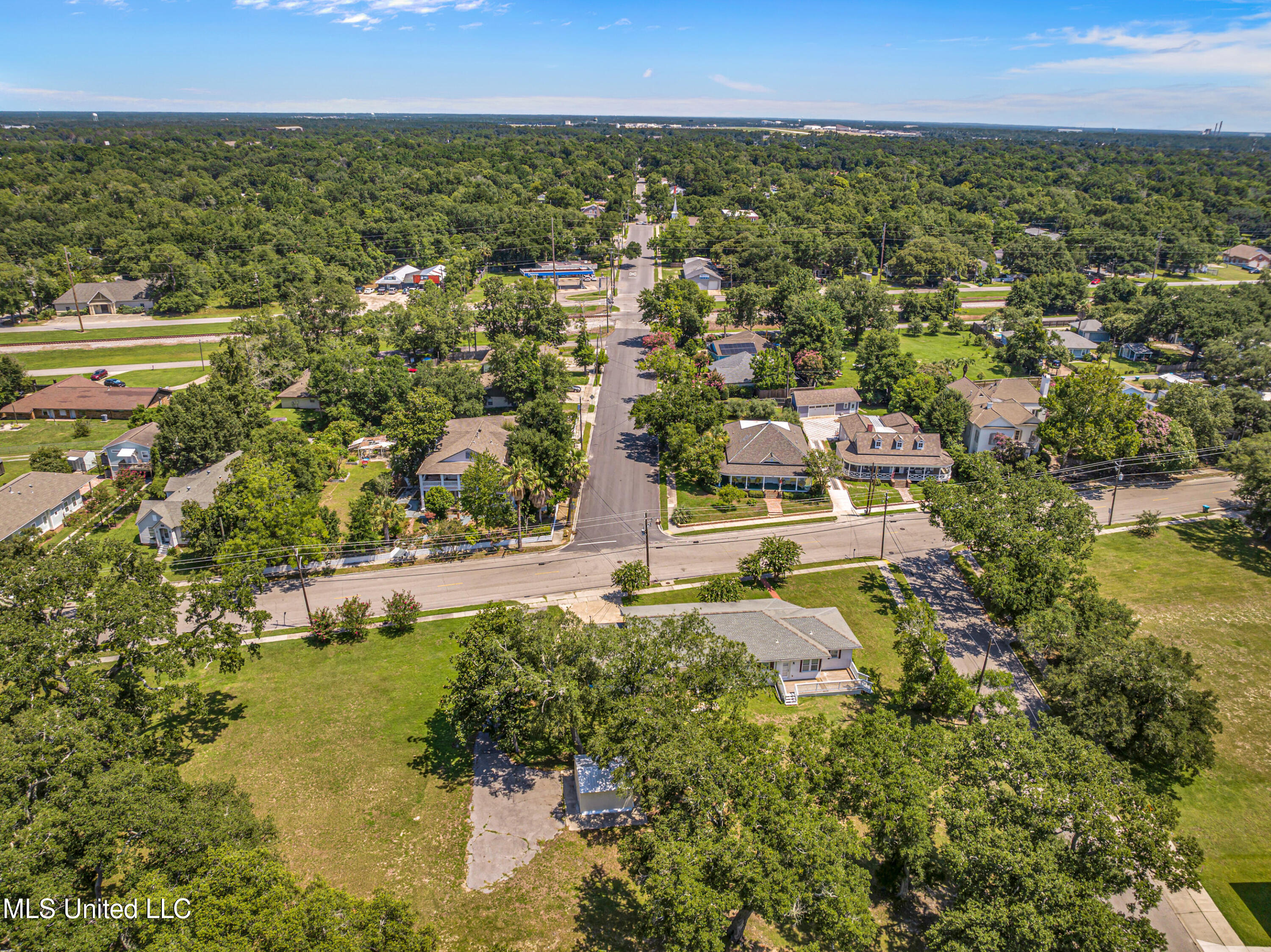 1143 2nd Street, Gulfport, Mississippi image 44