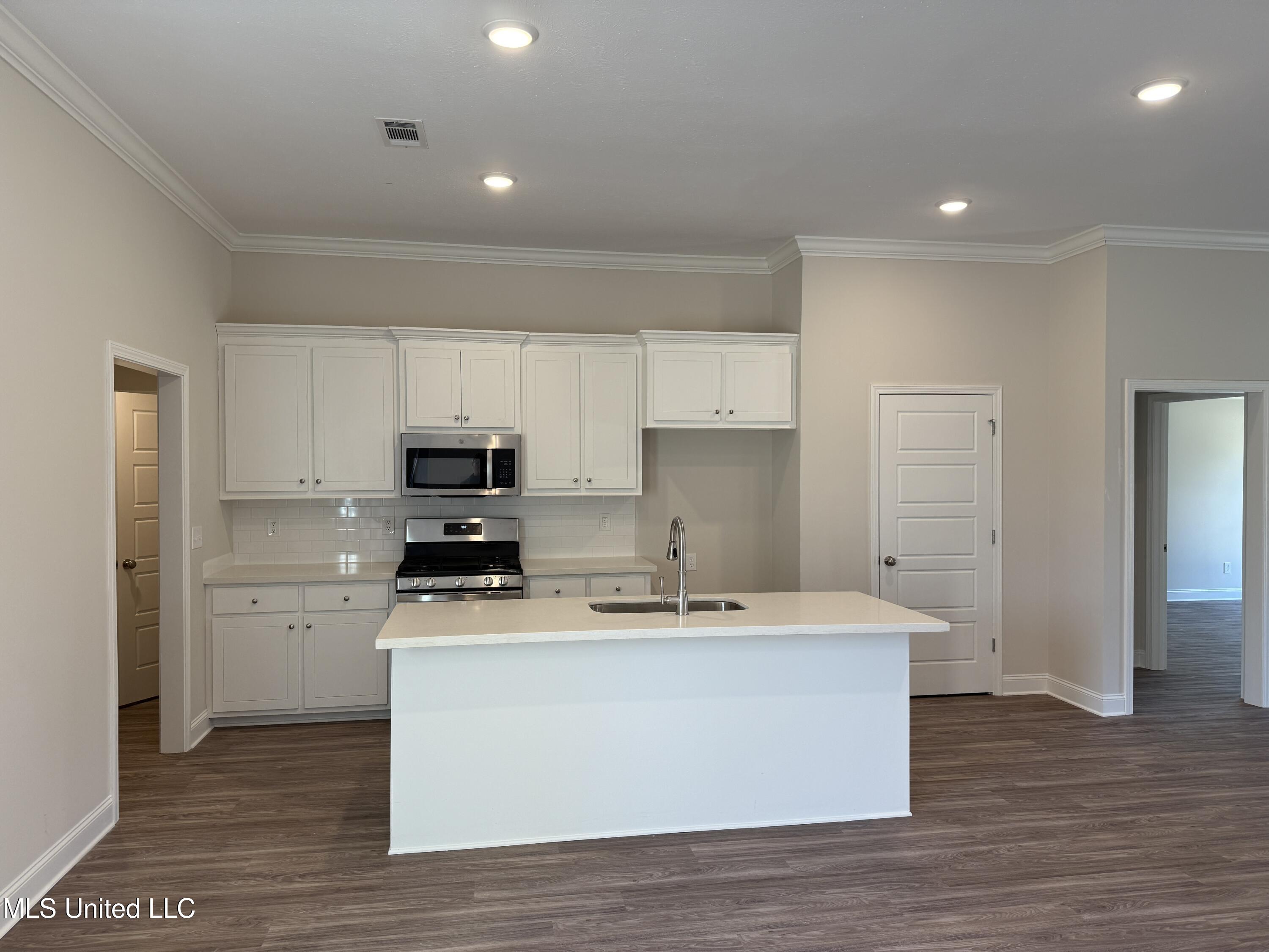 534 Patrick Farms Drive, Pearl, Mississippi image 1