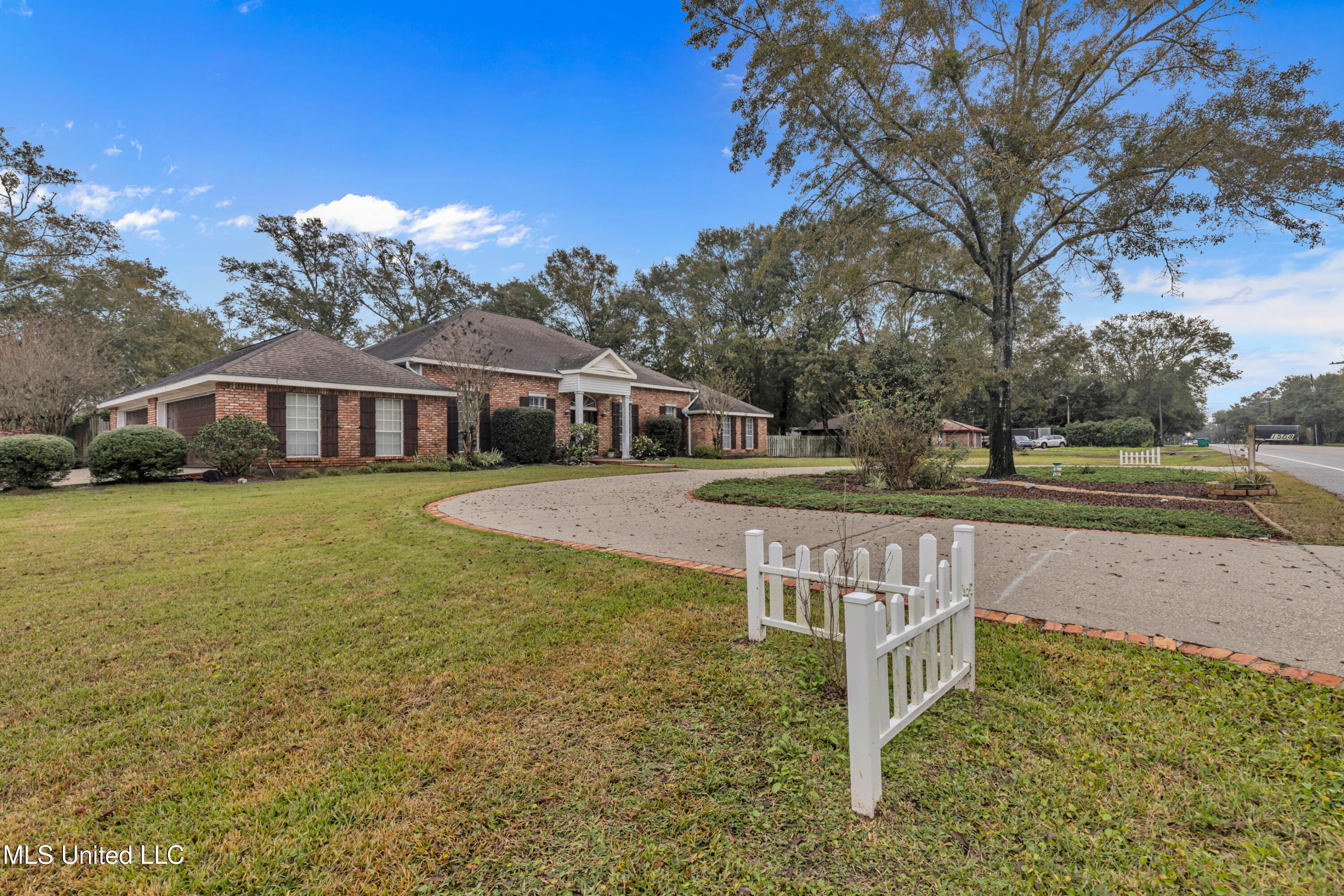 1508 Nicholson Avenue, Waveland, Mississippi image 5