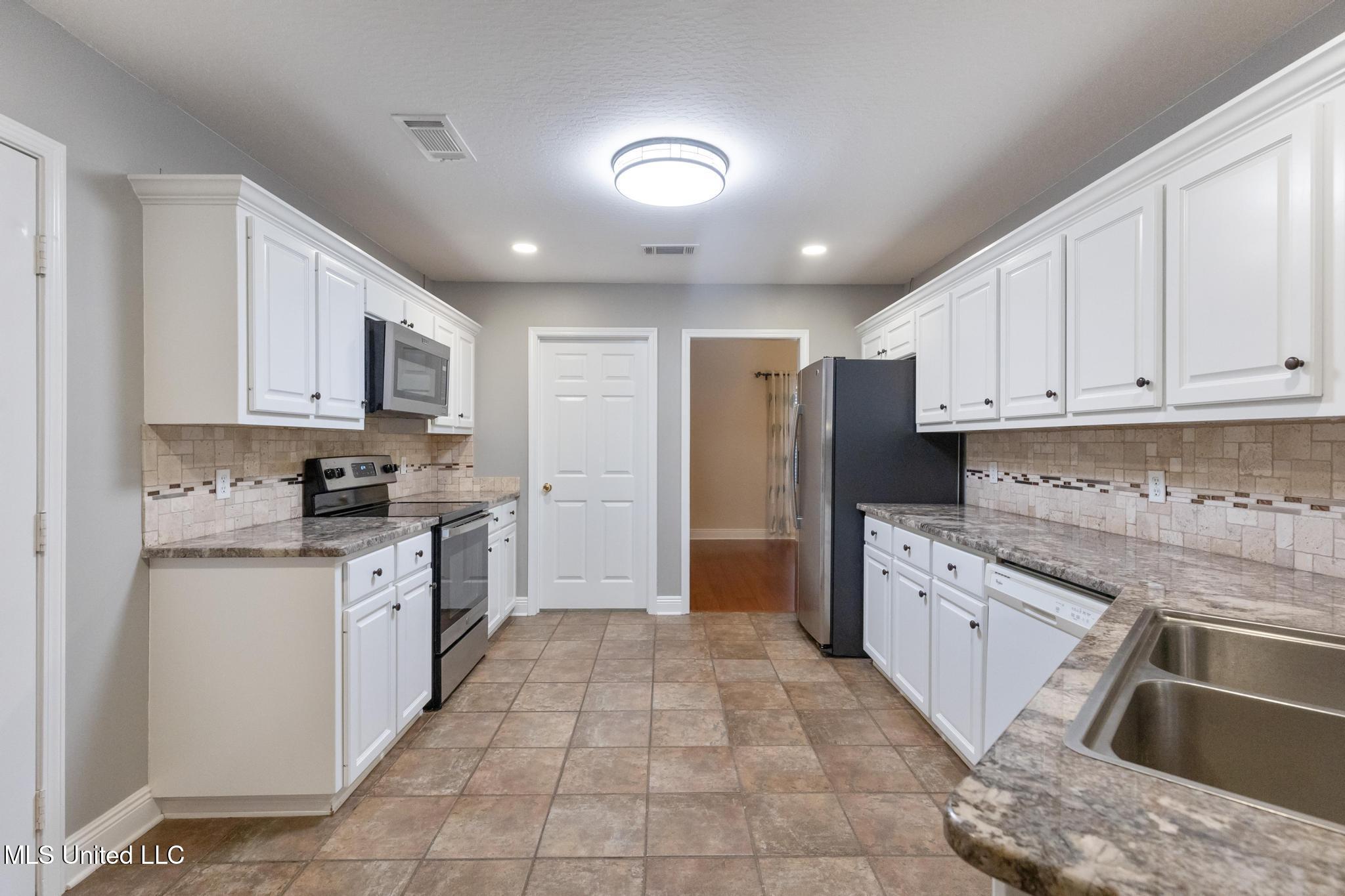 107 Pine Lane, Hattiesburg, Mississippi image 10
