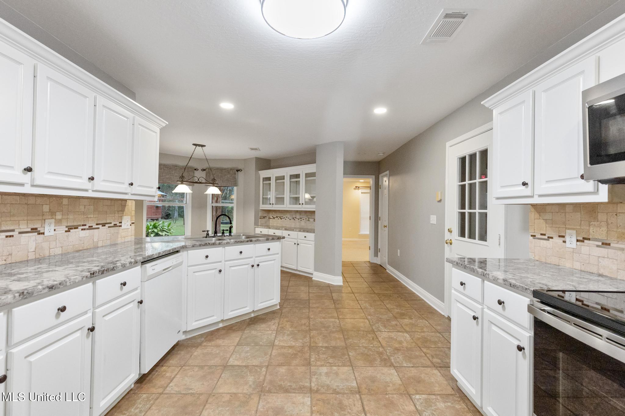 107 Pine Lane, Hattiesburg, Mississippi image 11