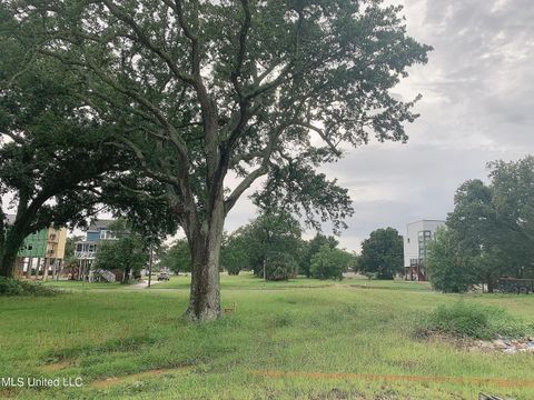 Vacant Land For Sale - 118 Miramar Avenue<br/> Harrison County, Biloxi, MS 39530