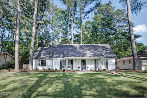 Homes For Sale - 5366 Balmoral Drive<br/> Jackson, MS 39211