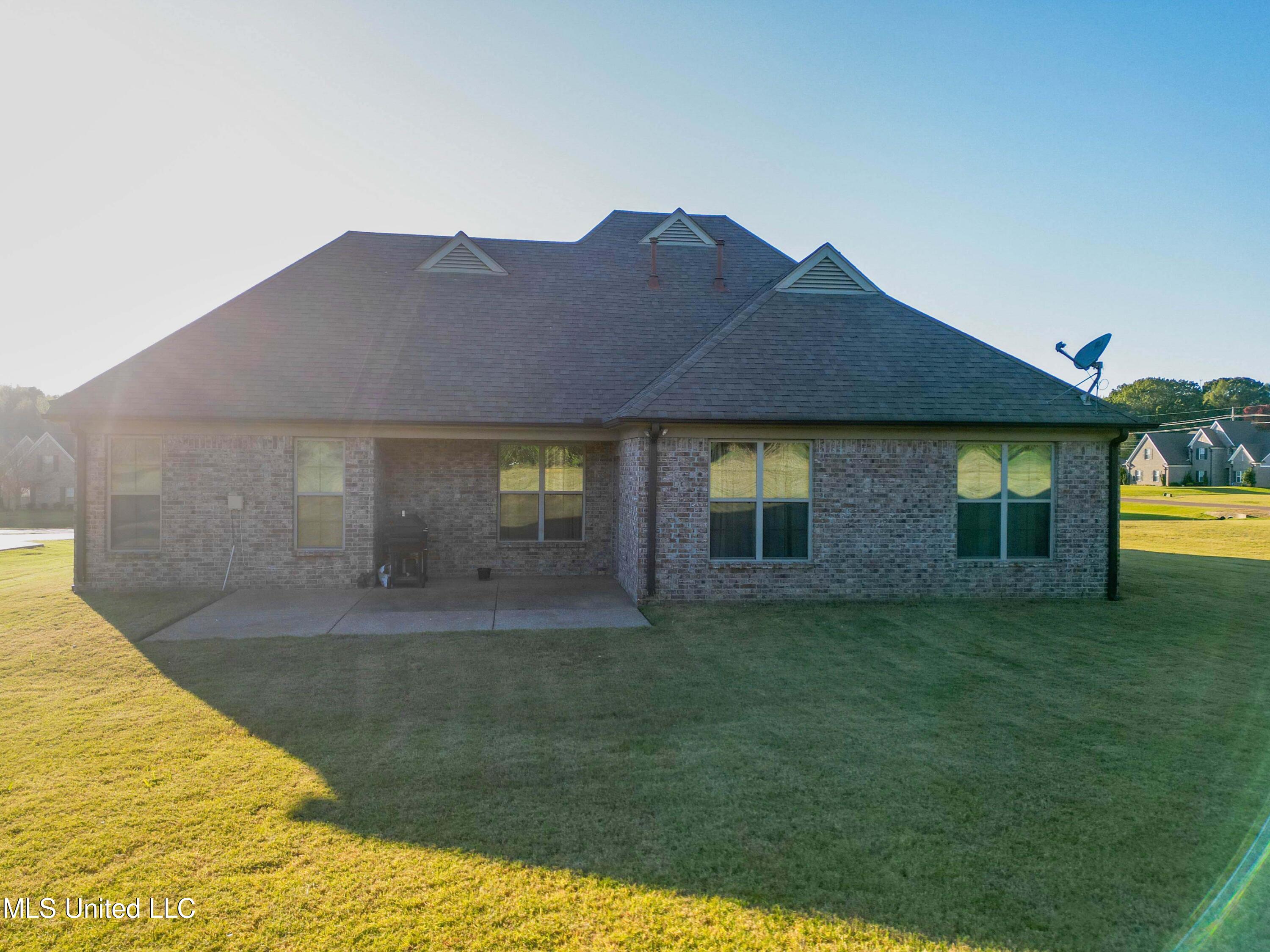 4894 Nelson Drive, Southaven, Mississippi image 6