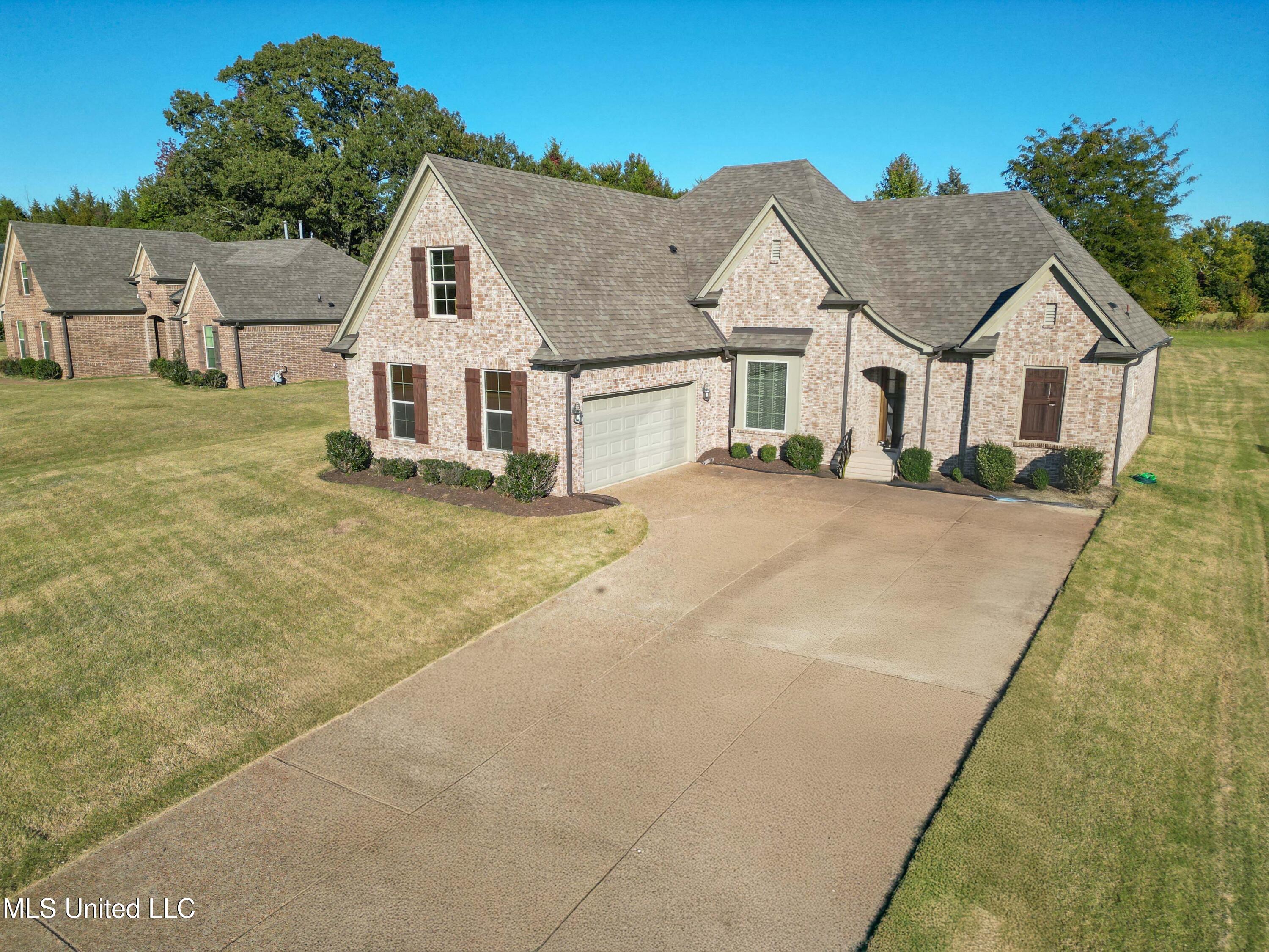 4894 Nelson Drive, Southaven, Mississippi image 1